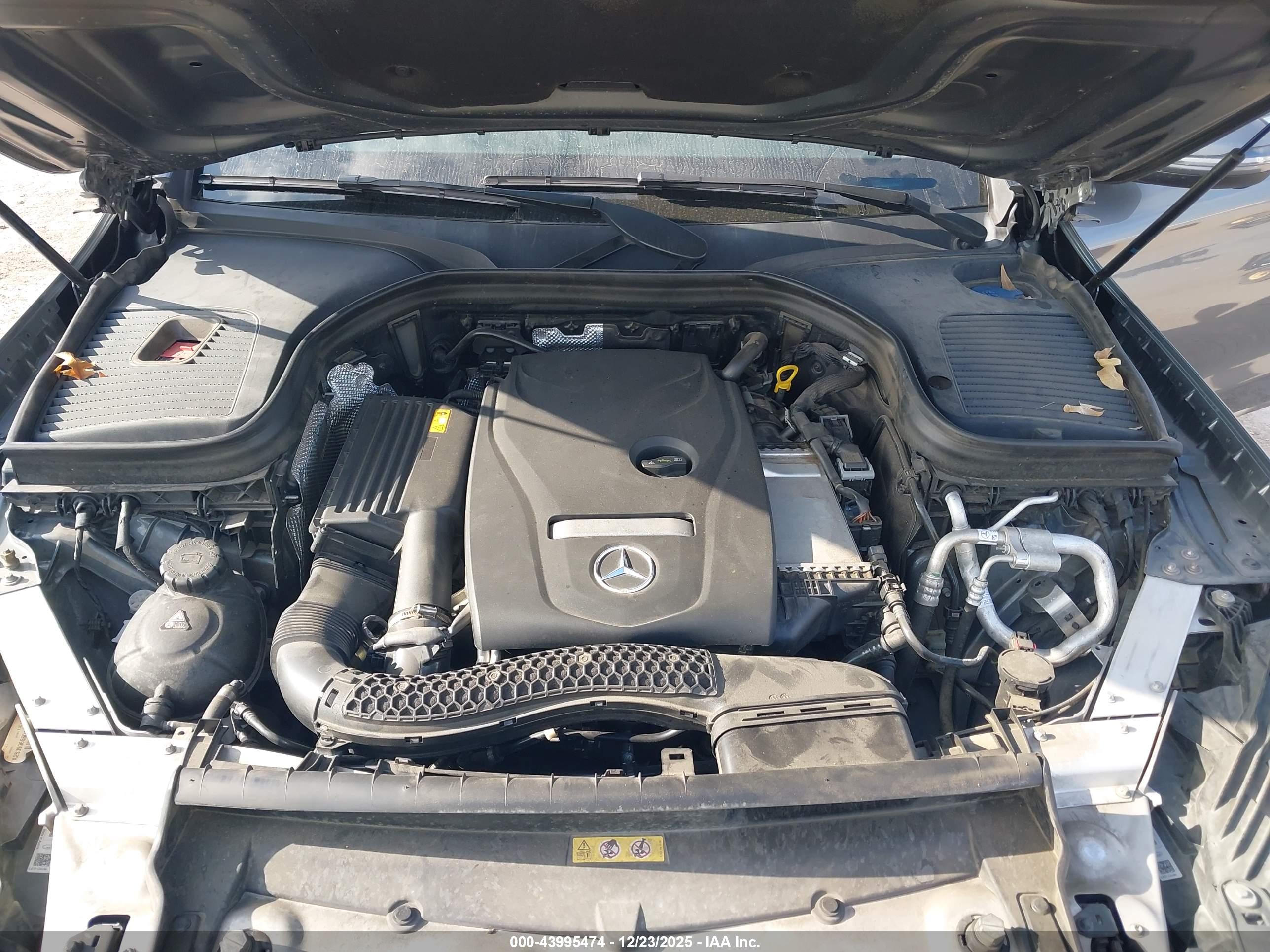 MERCEDES-BENZ GLC image 10