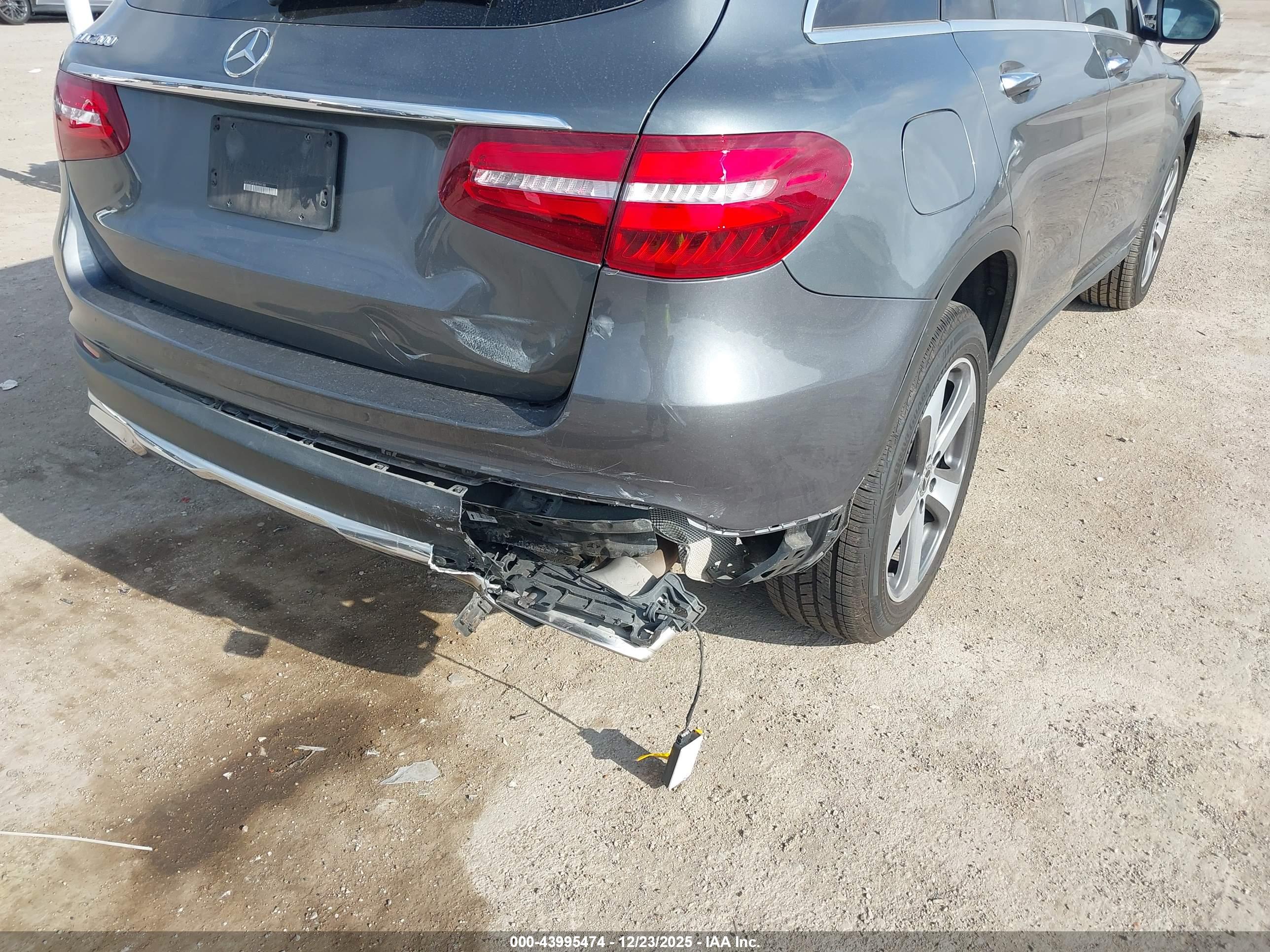 MERCEDES-BENZ GLC image 6
