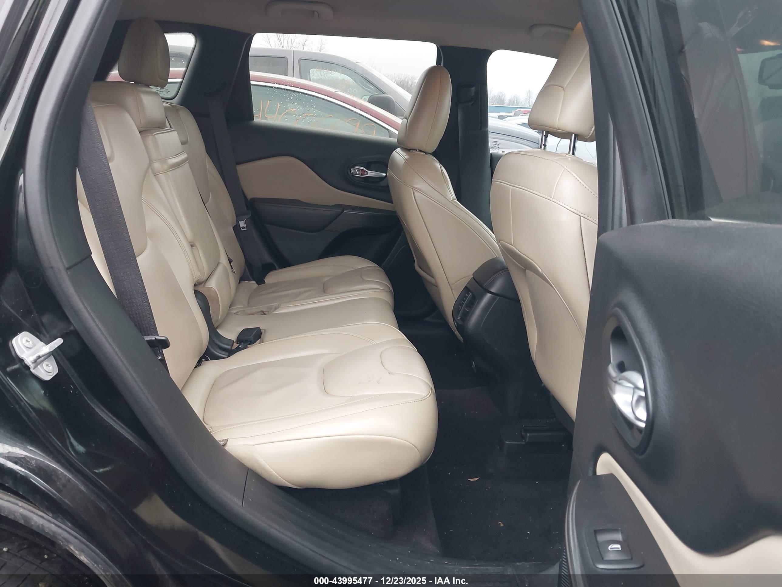 JEEP CHEROKEE image 8