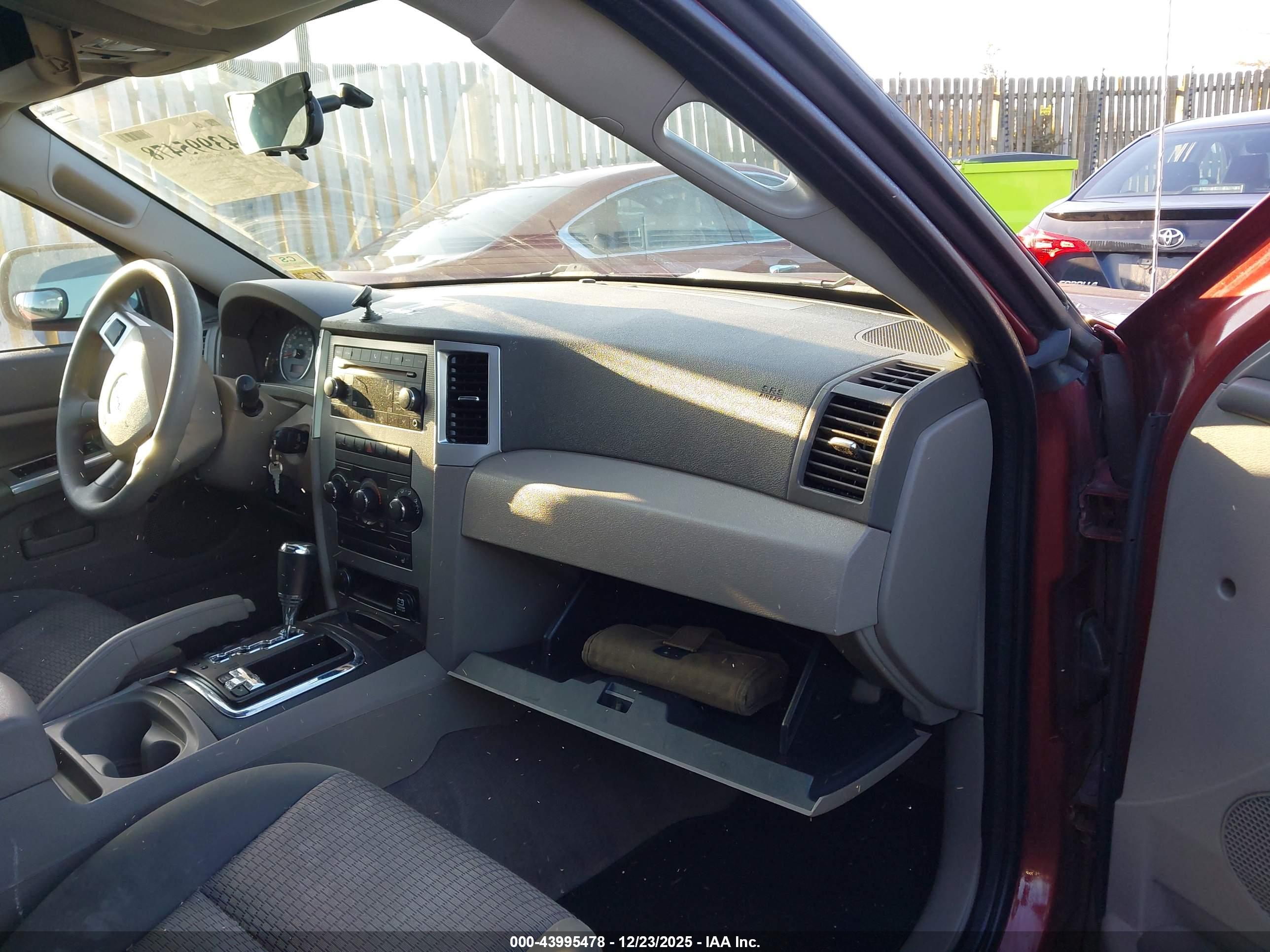 JEEP GRAND image 5