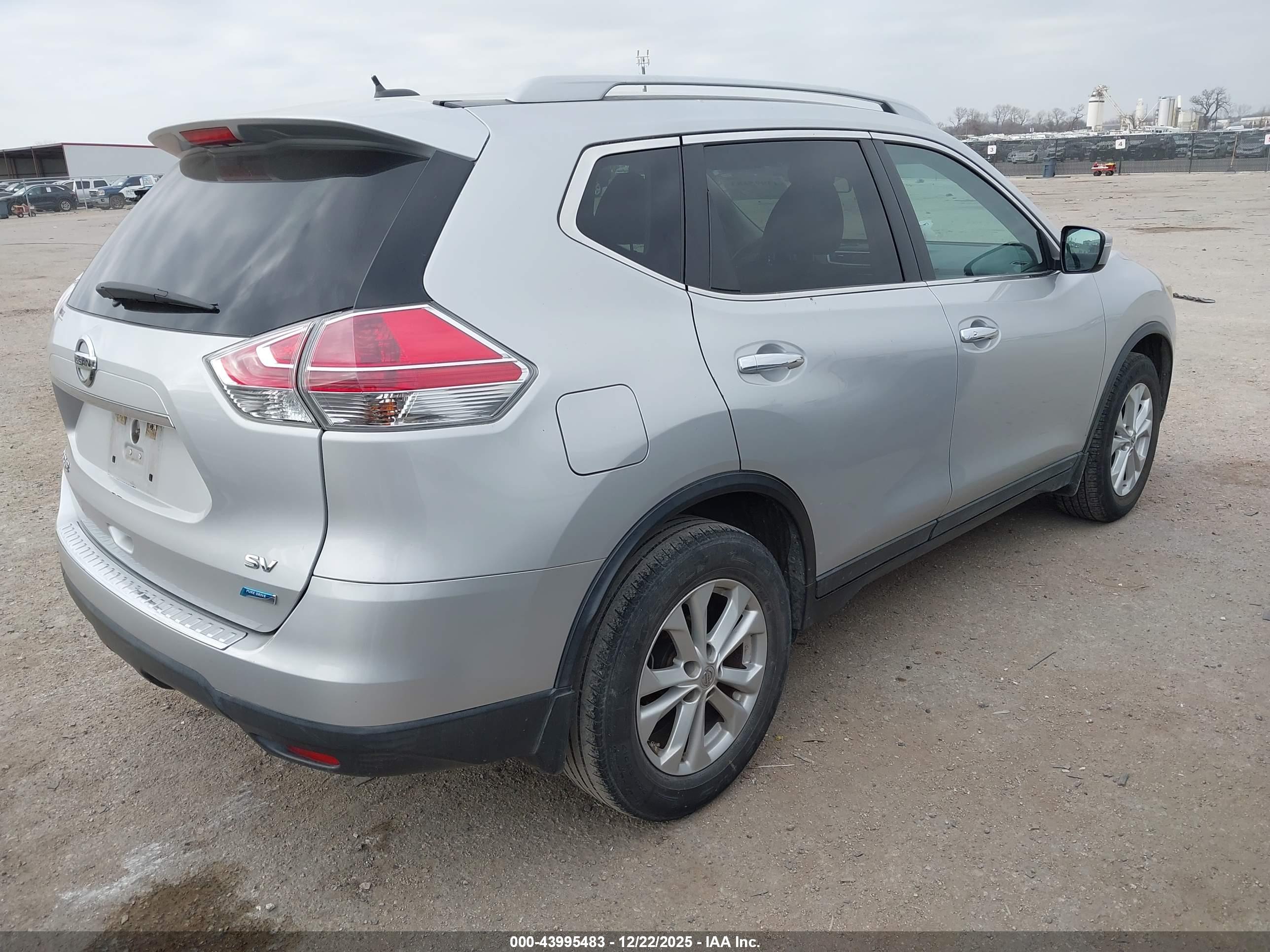 NISSAN ROGUE image 4