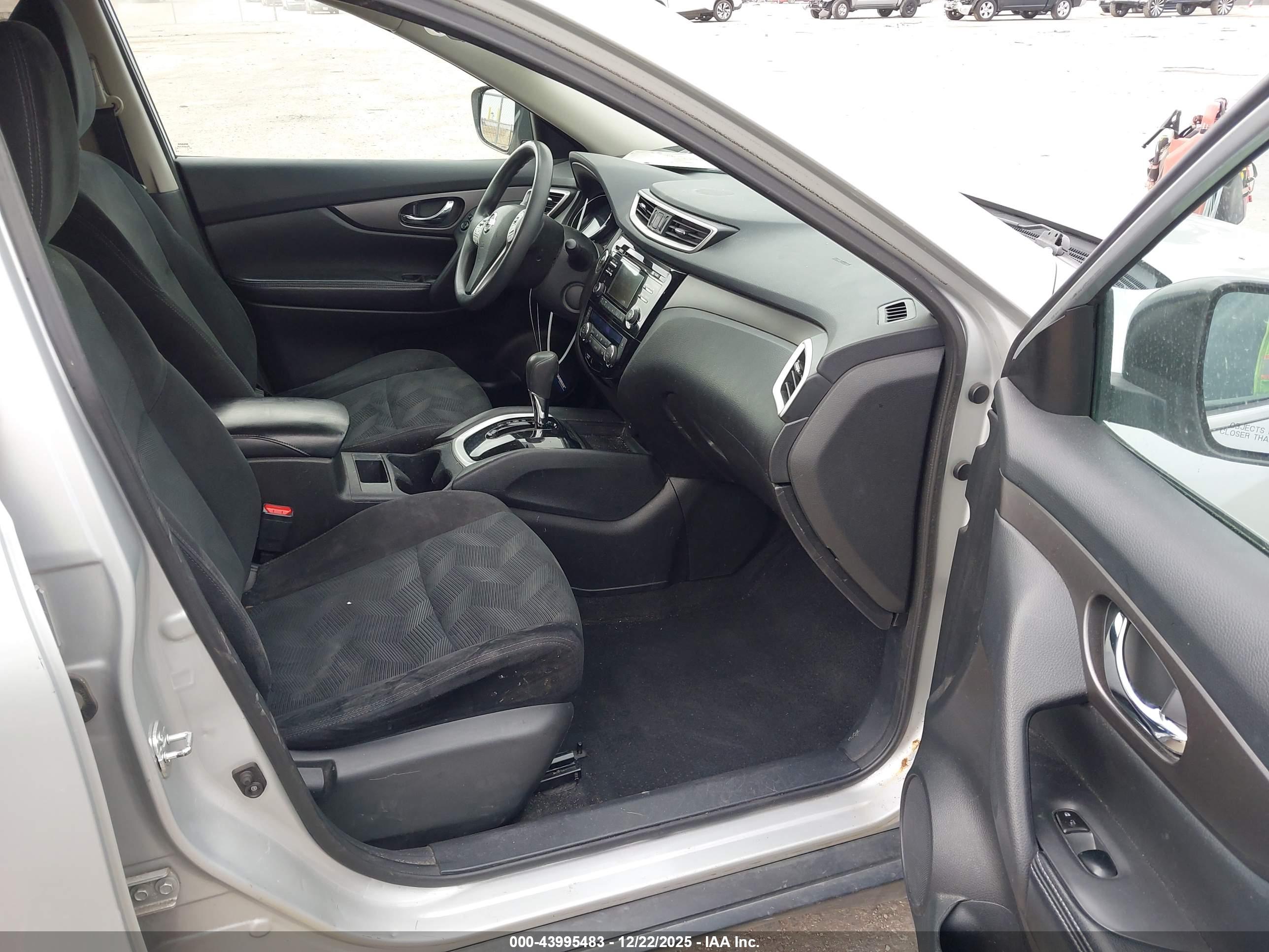 NISSAN ROGUE image 5