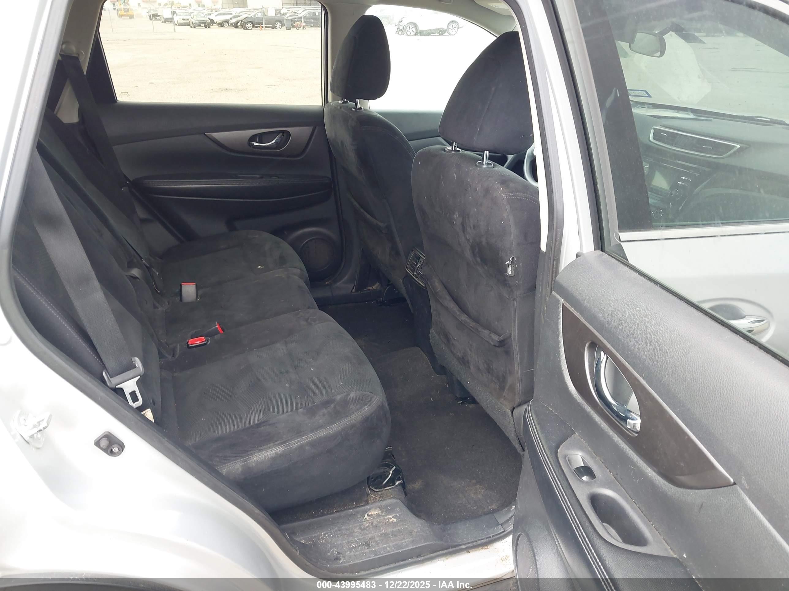 NISSAN ROGUE image 8