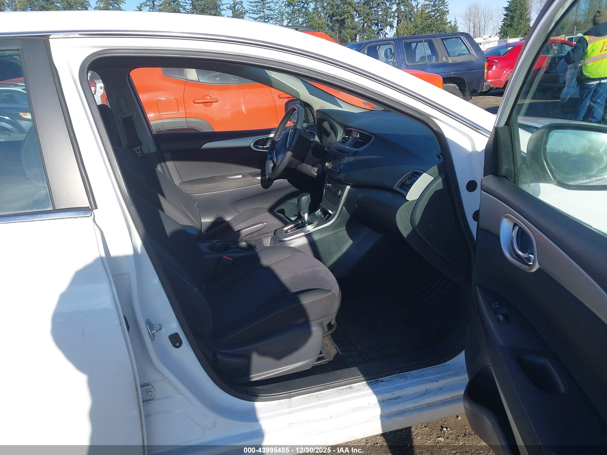 NISSAN SENTRA image 5