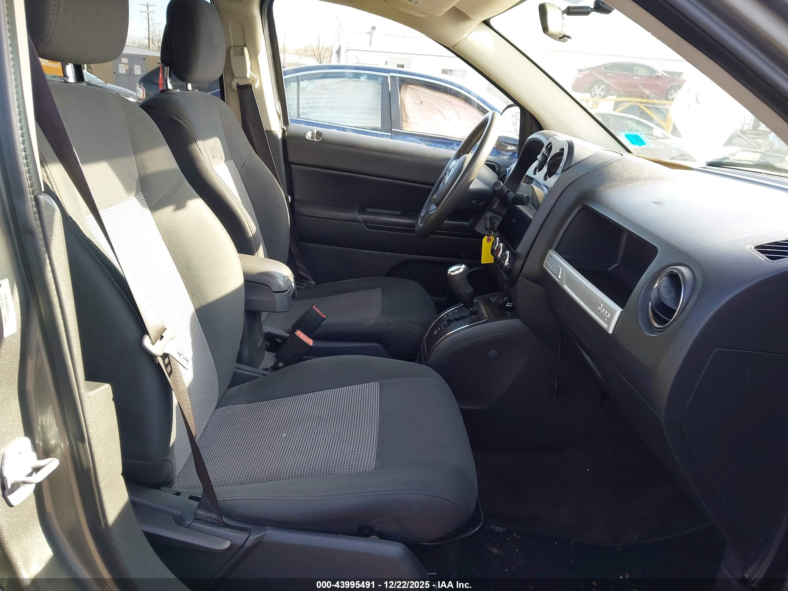 JEEP COMPASS image 5