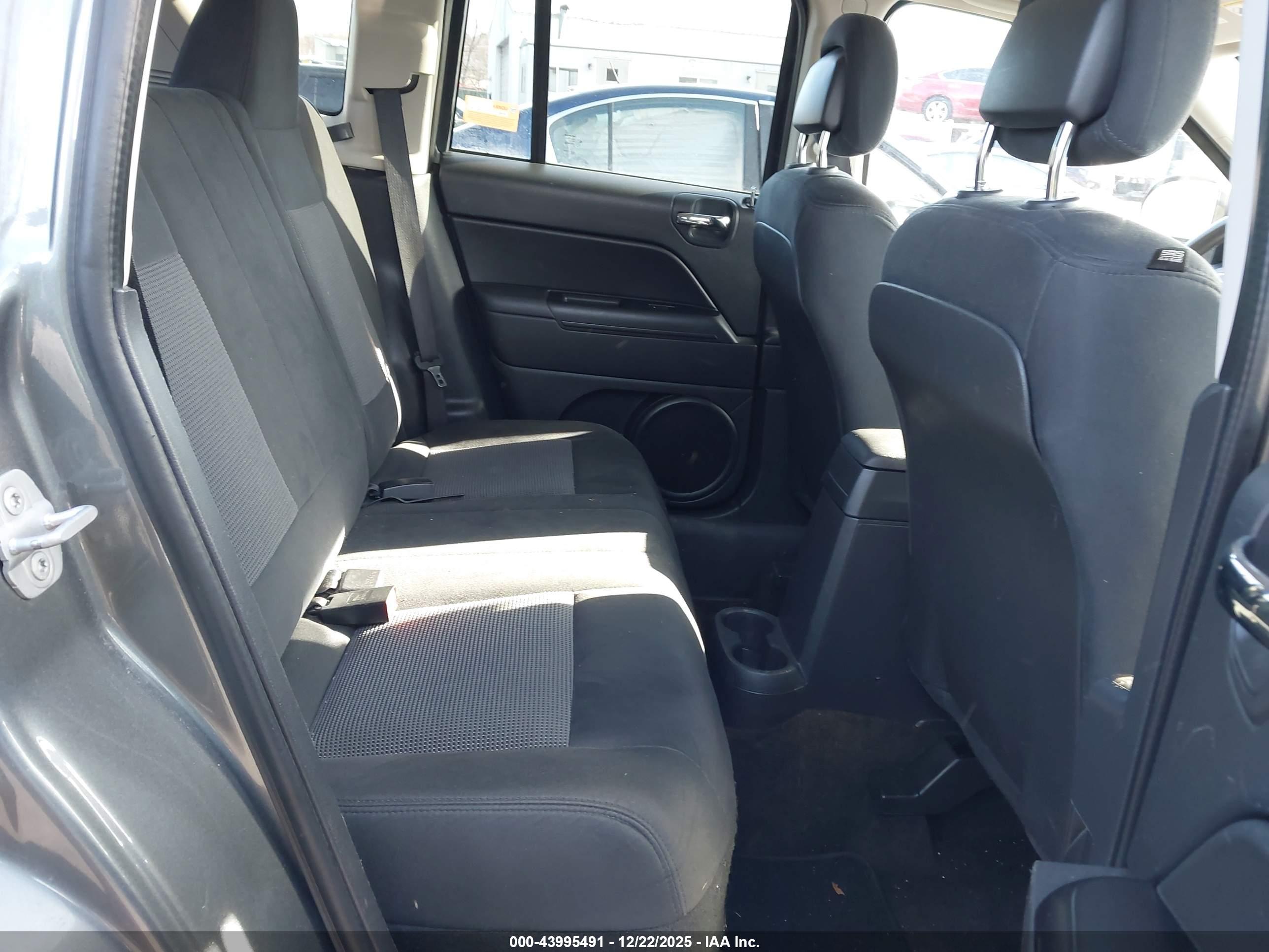 JEEP COMPASS image 8