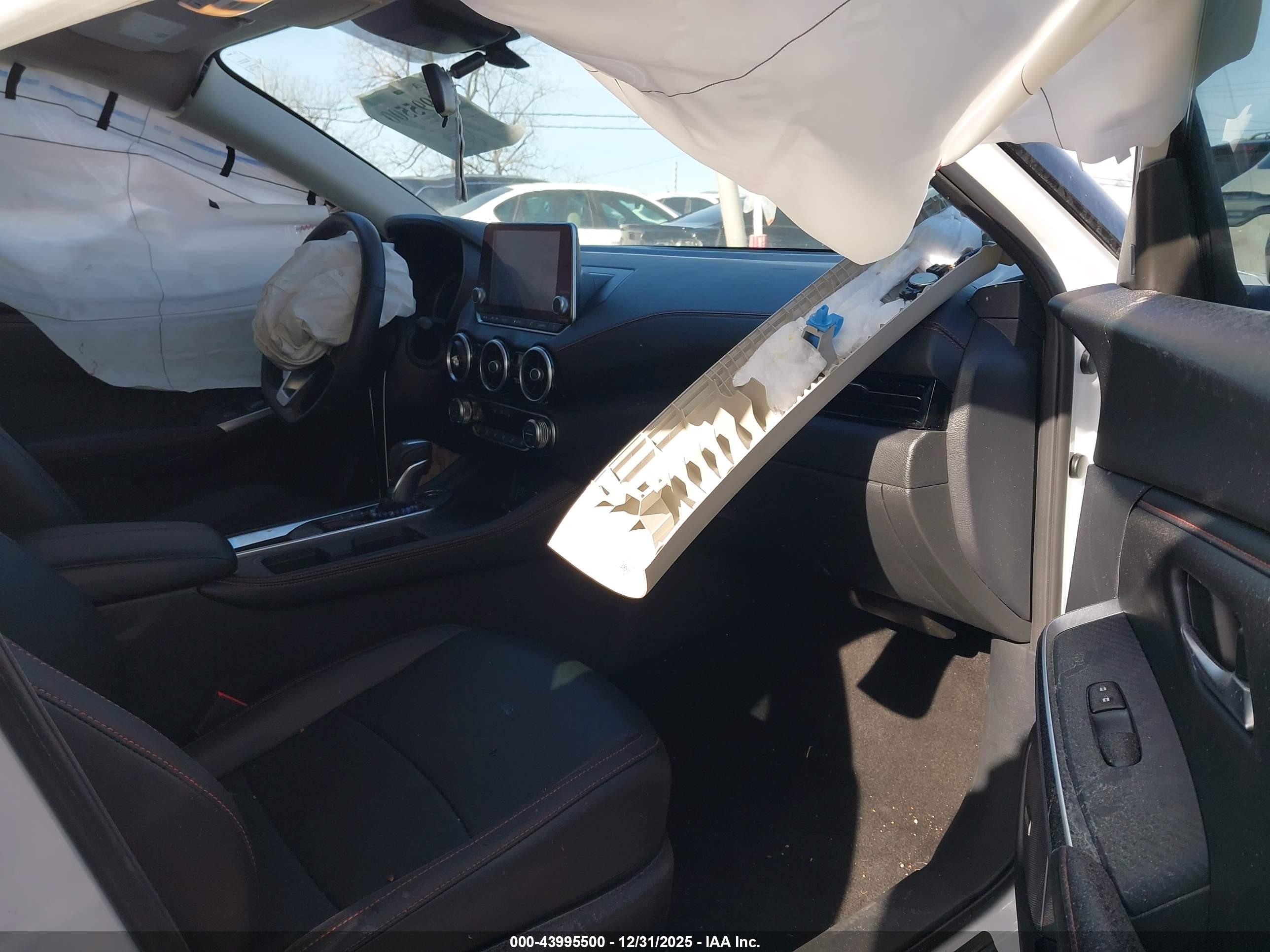 NISSAN SENTRA image 5