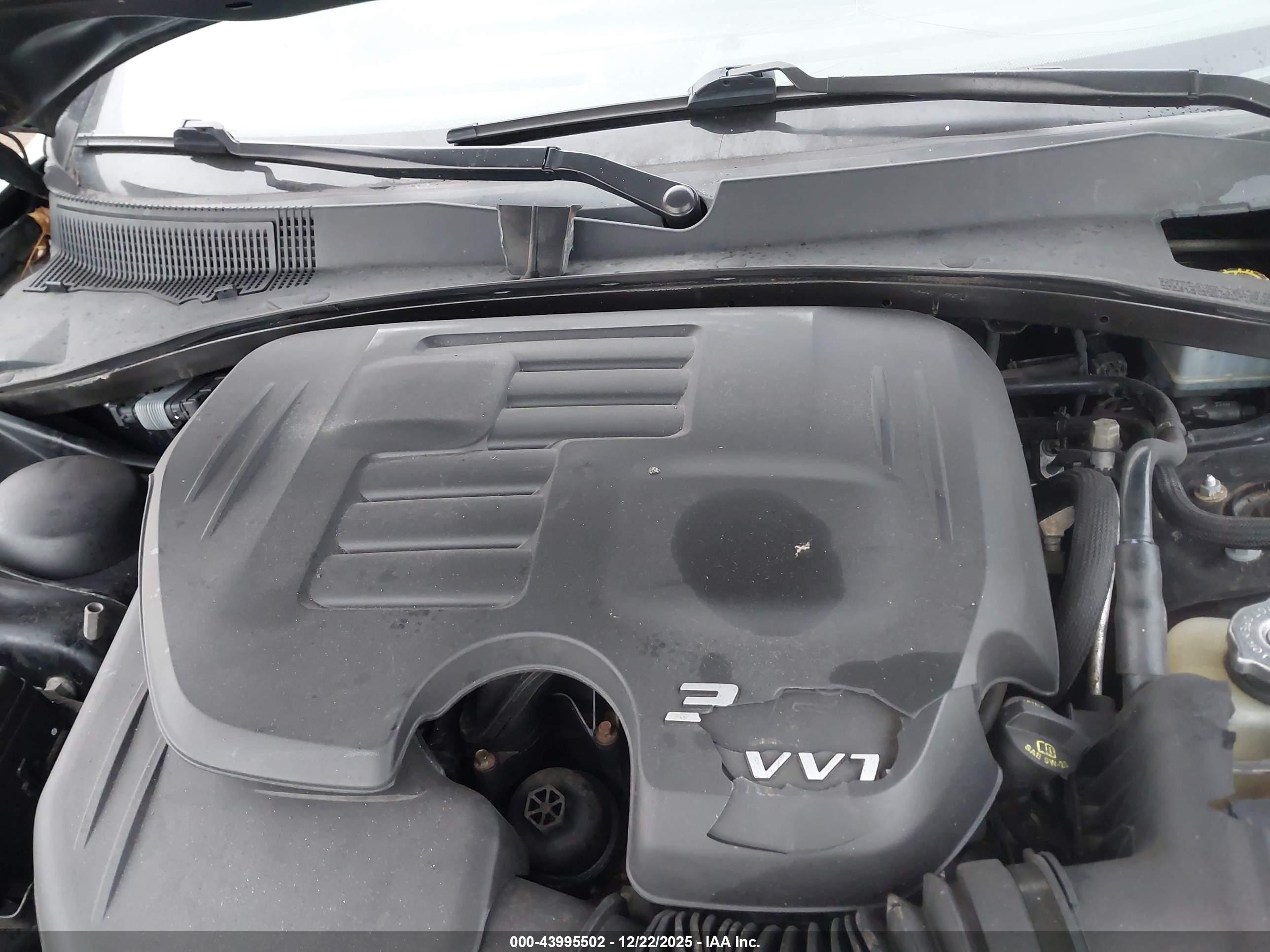 CHRYSLER 300 image 10