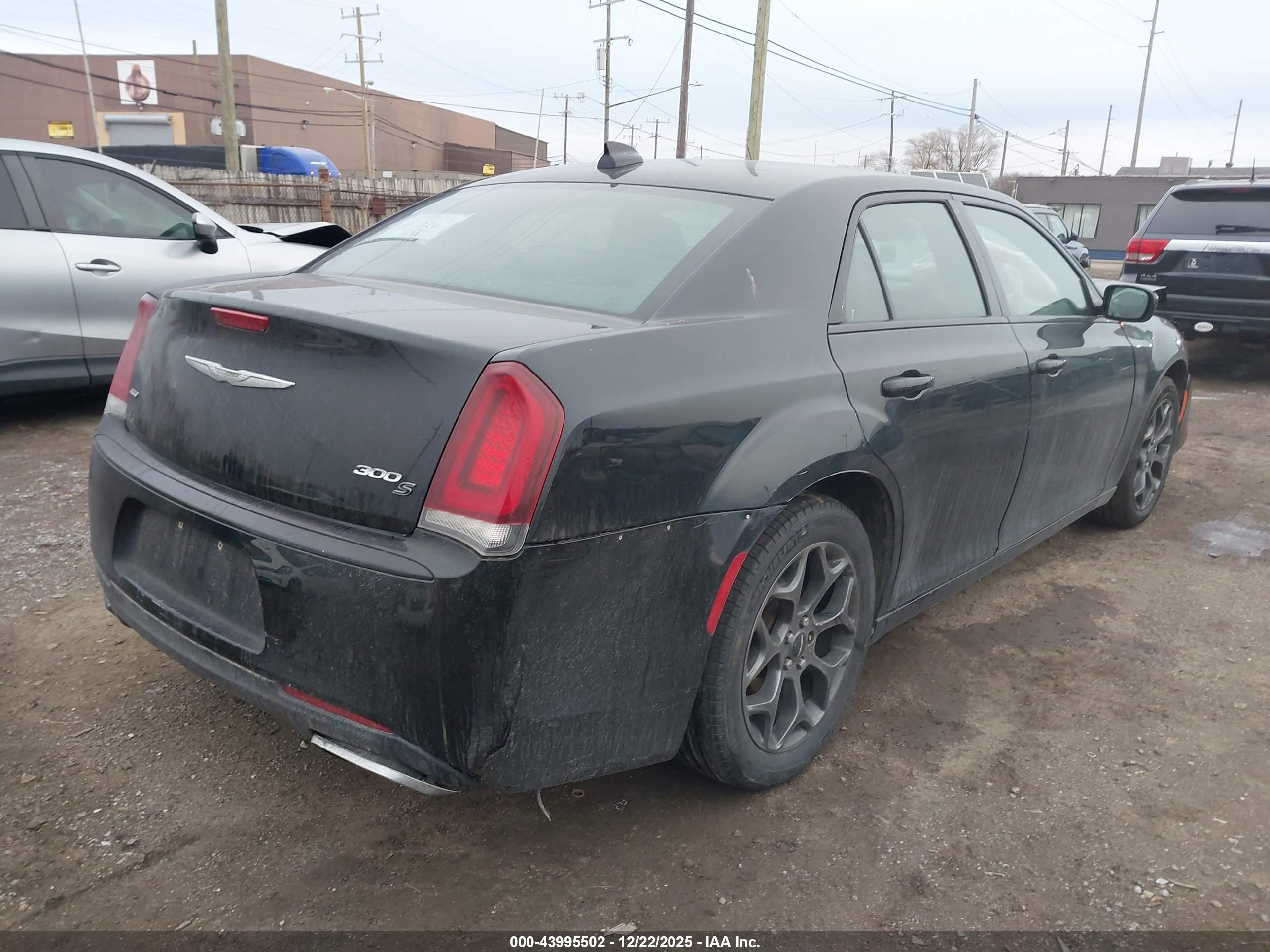 CHRYSLER 300 image 4