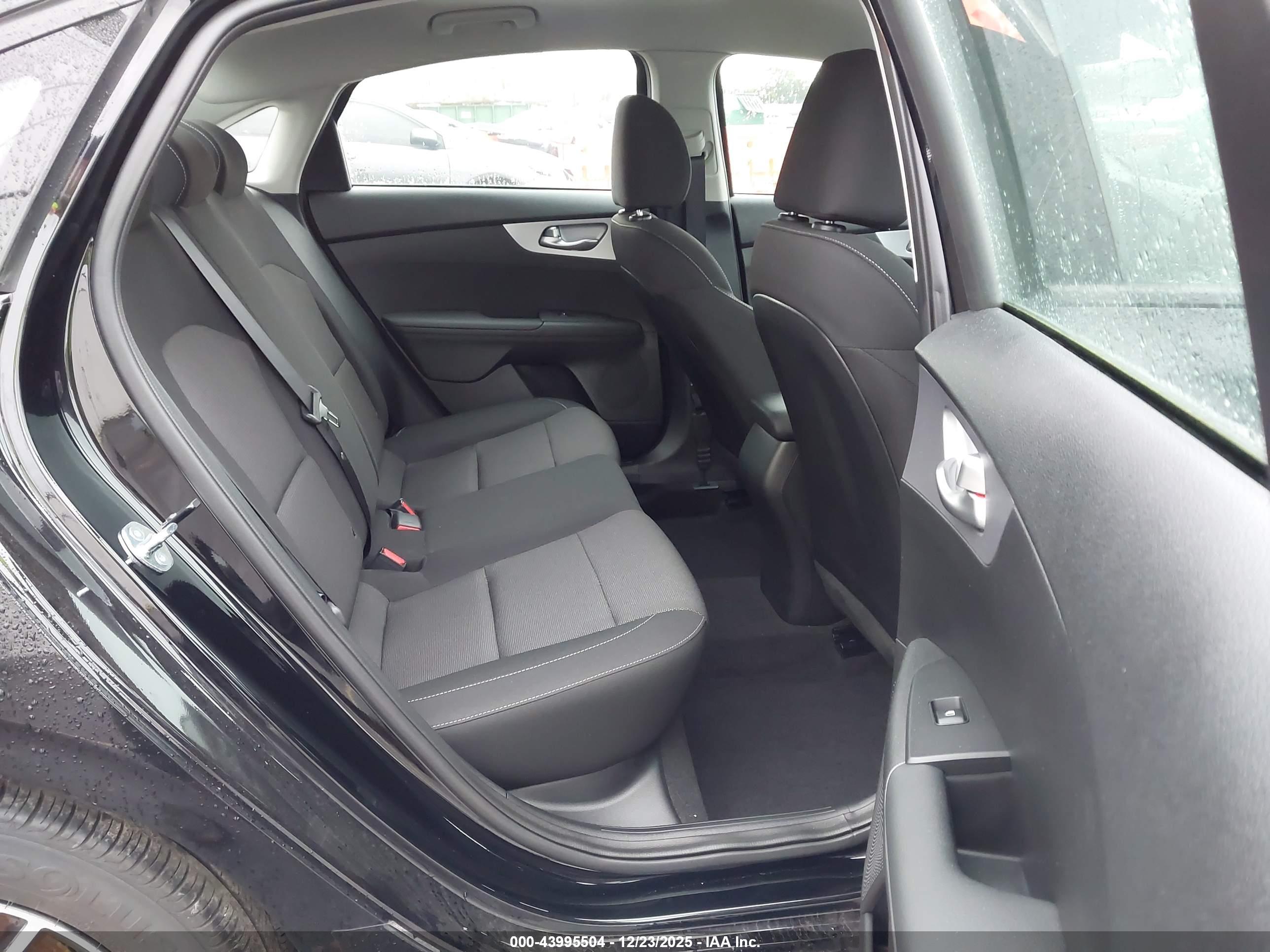 KIA FORTE image 8