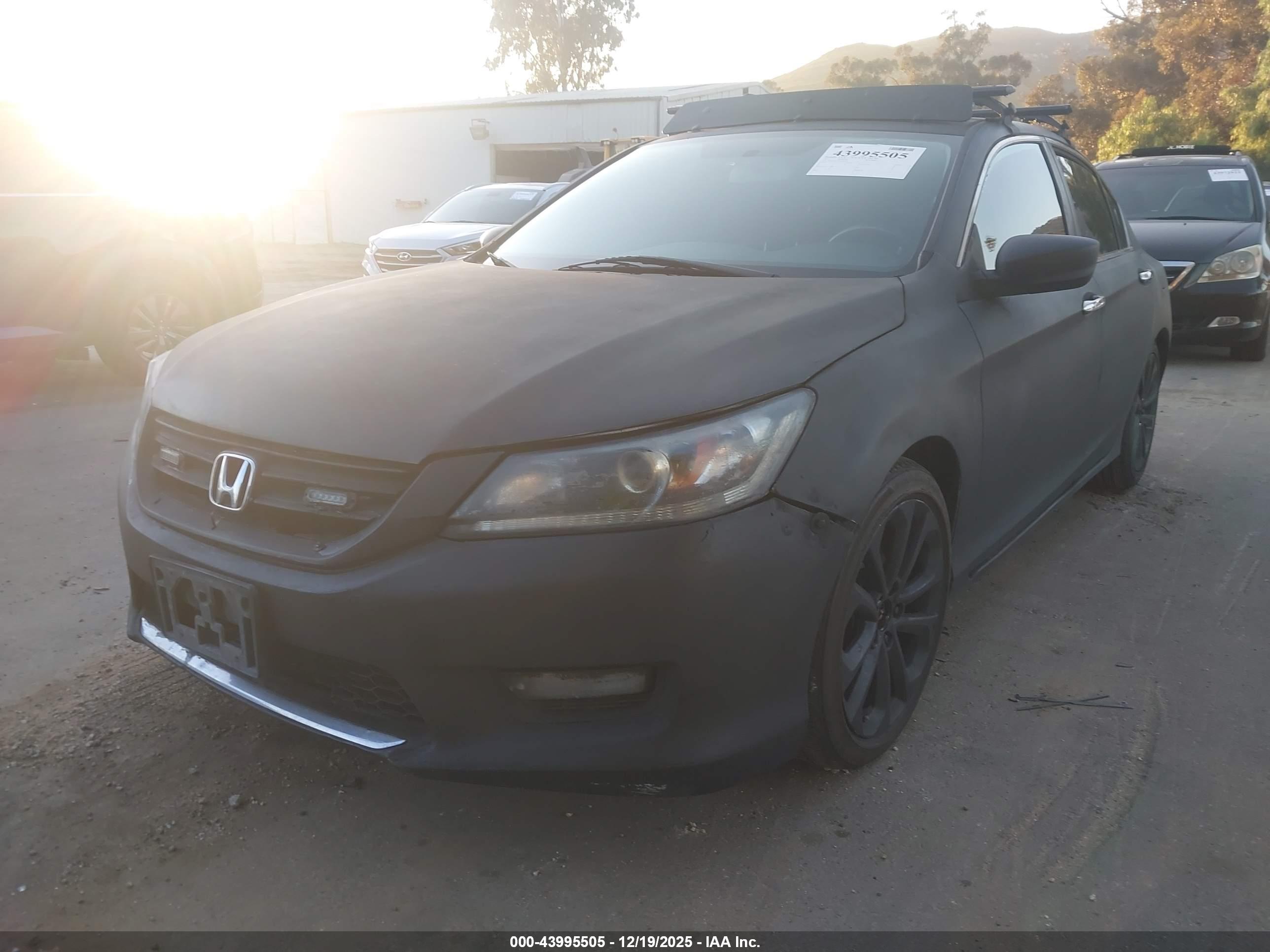 HONDA ACCORD image 2