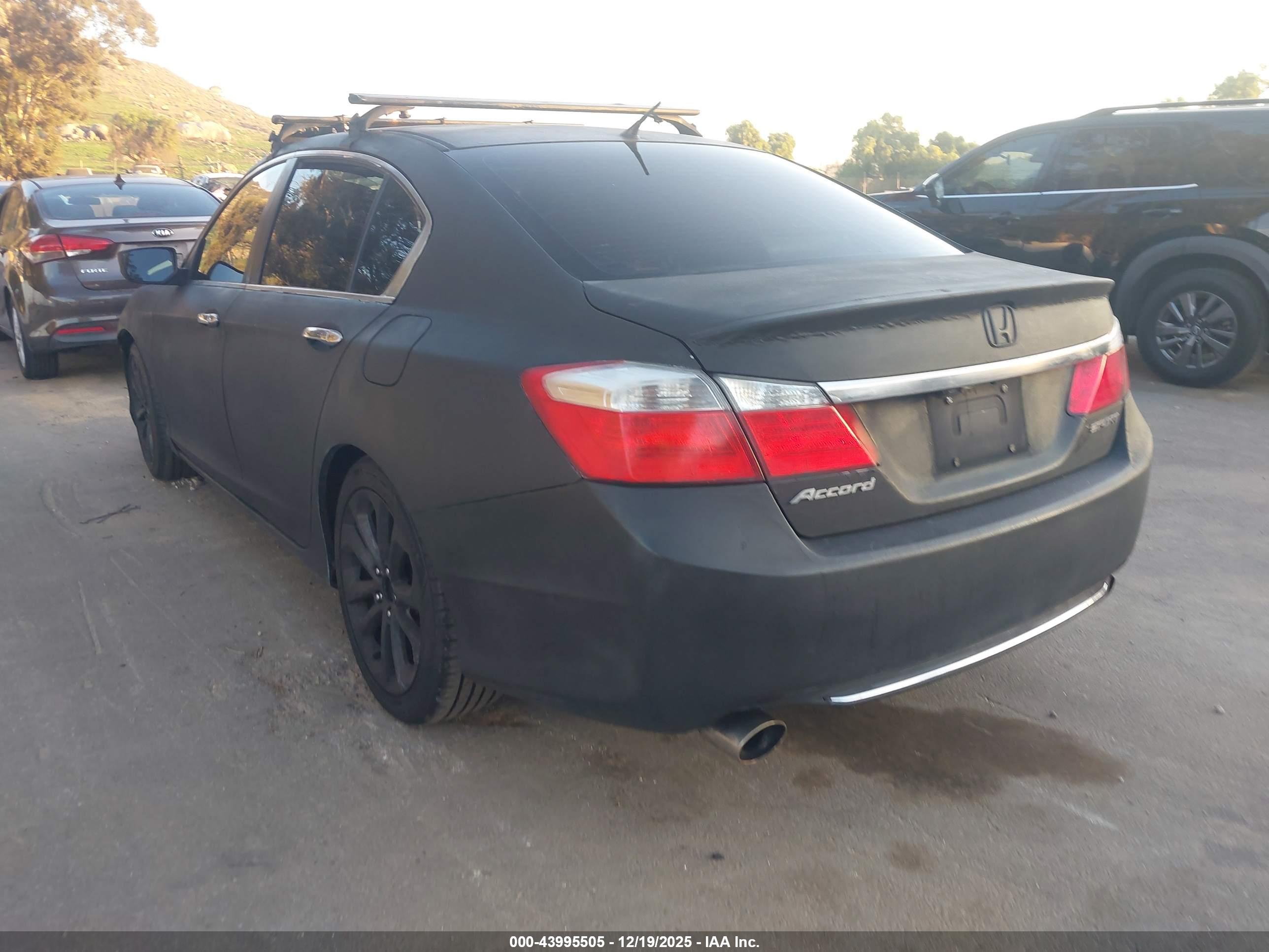 HONDA ACCORD image 3