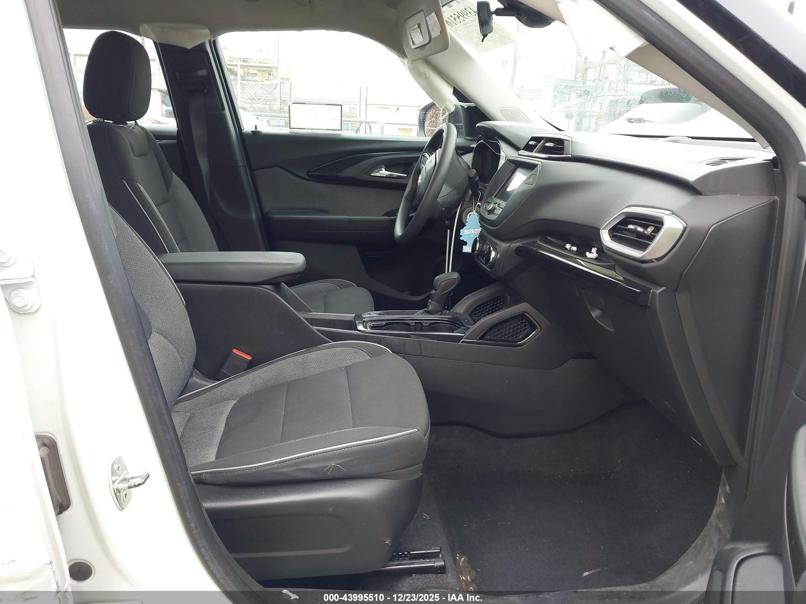 CHEVROLET TRAILBLAZER image 5