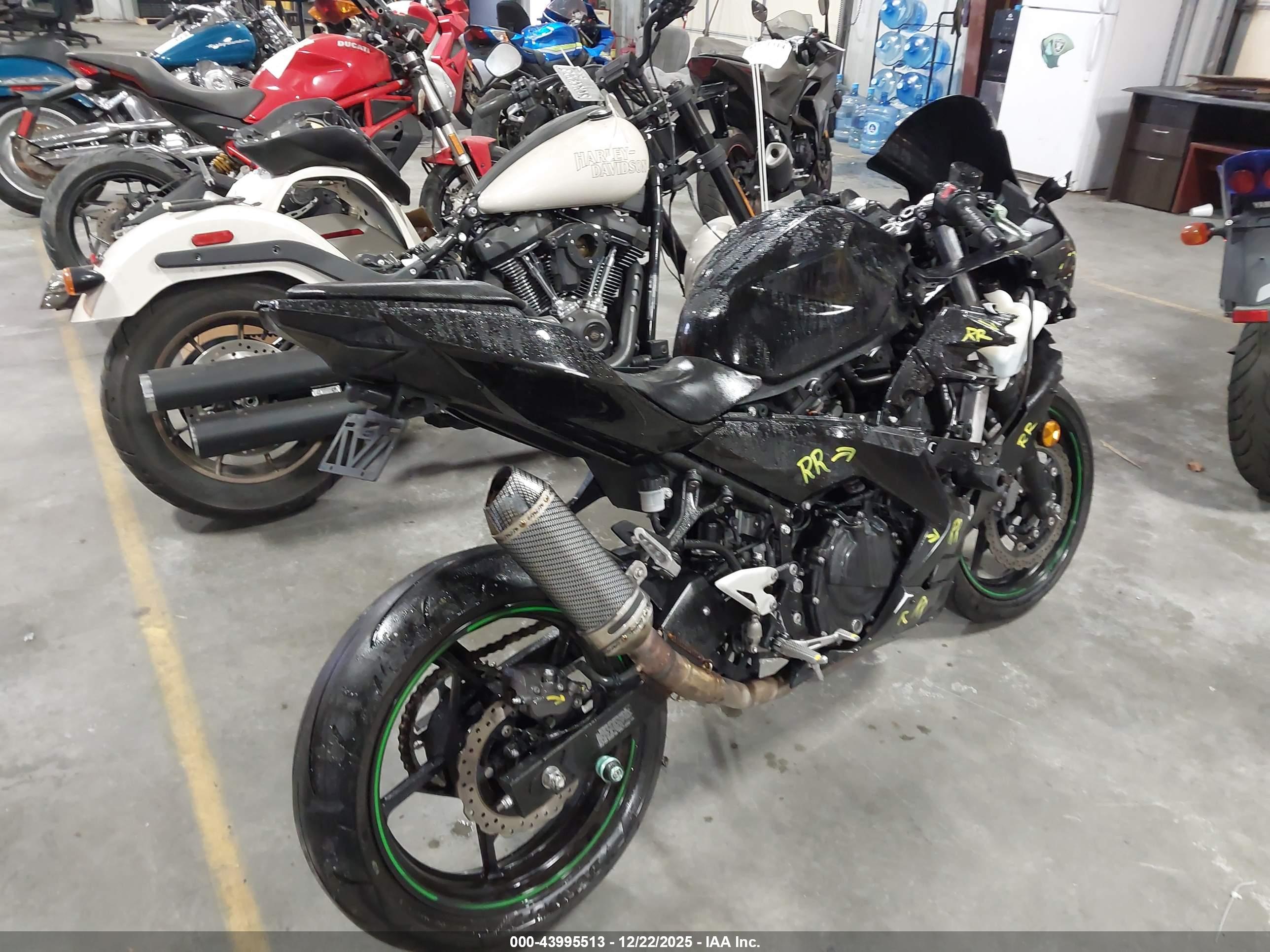 KAWASAKI EX400 image 4