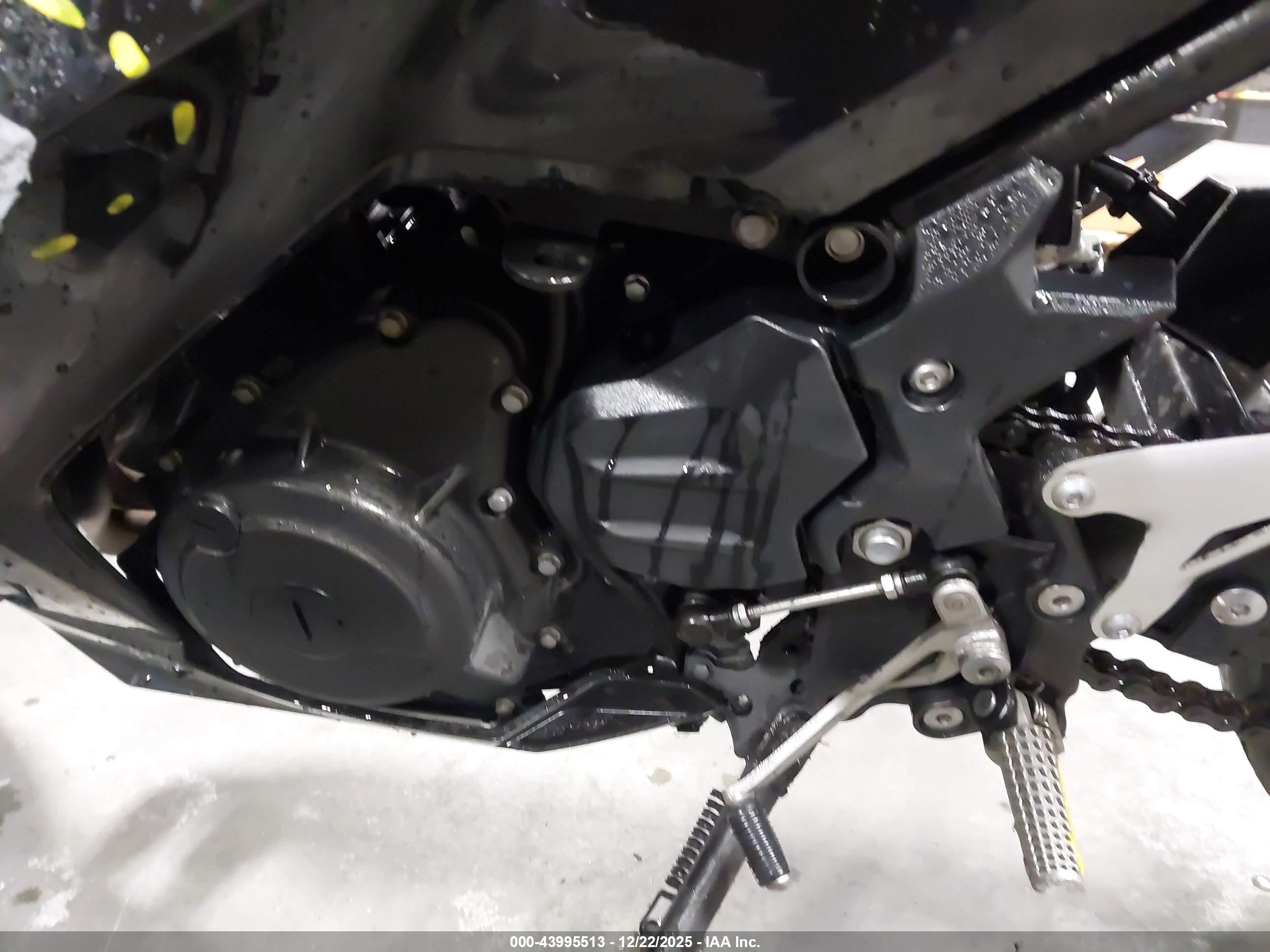 KAWASAKI EX400 image 9