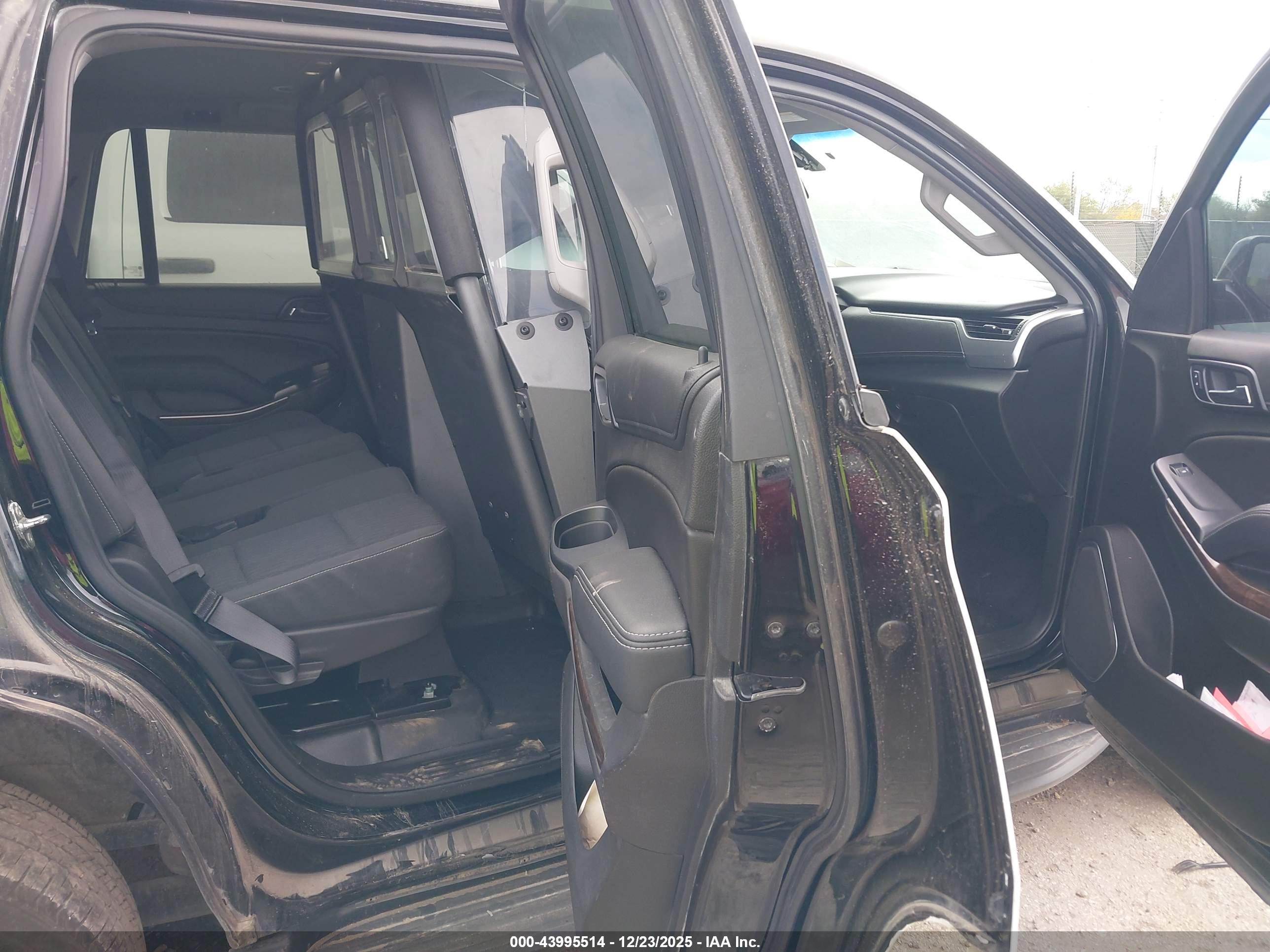 CHEVROLET TAHOE image 8