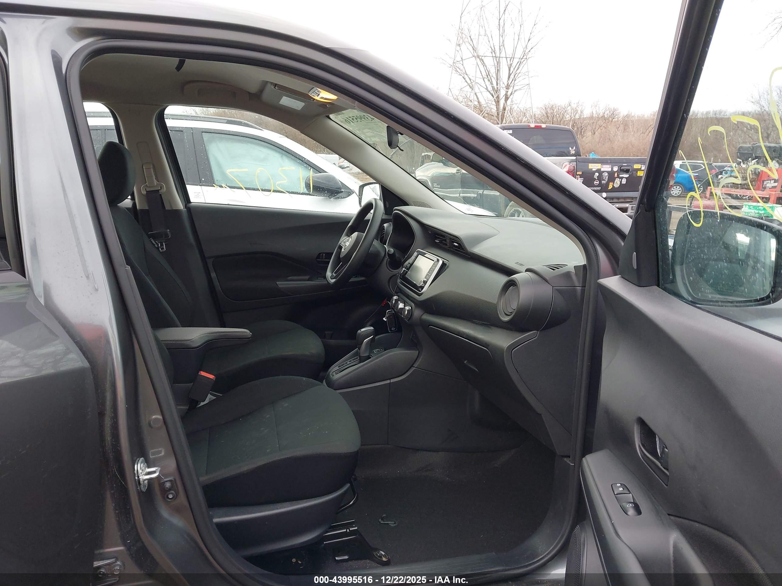 NISSAN KICKS image 5