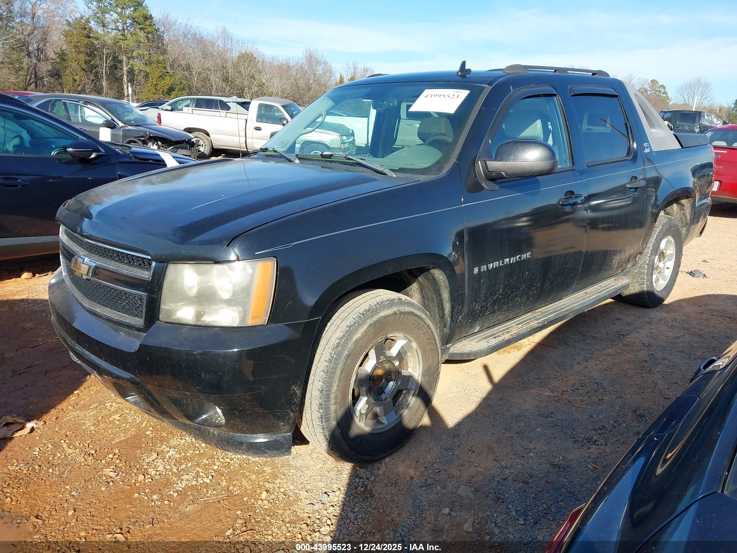 CHEVROLET AVALANCHE image 2