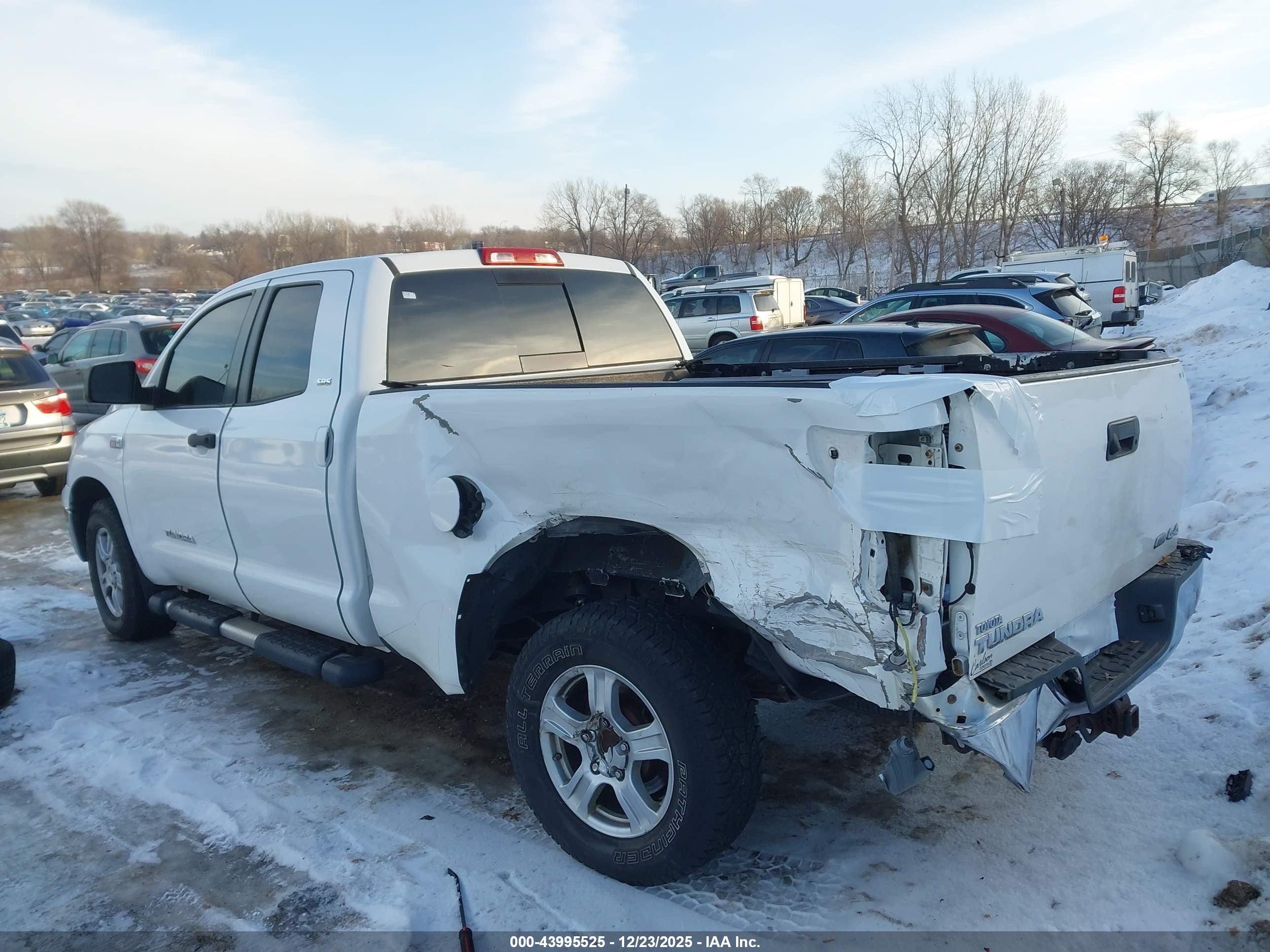TOYOTA TUNDRA image 3
