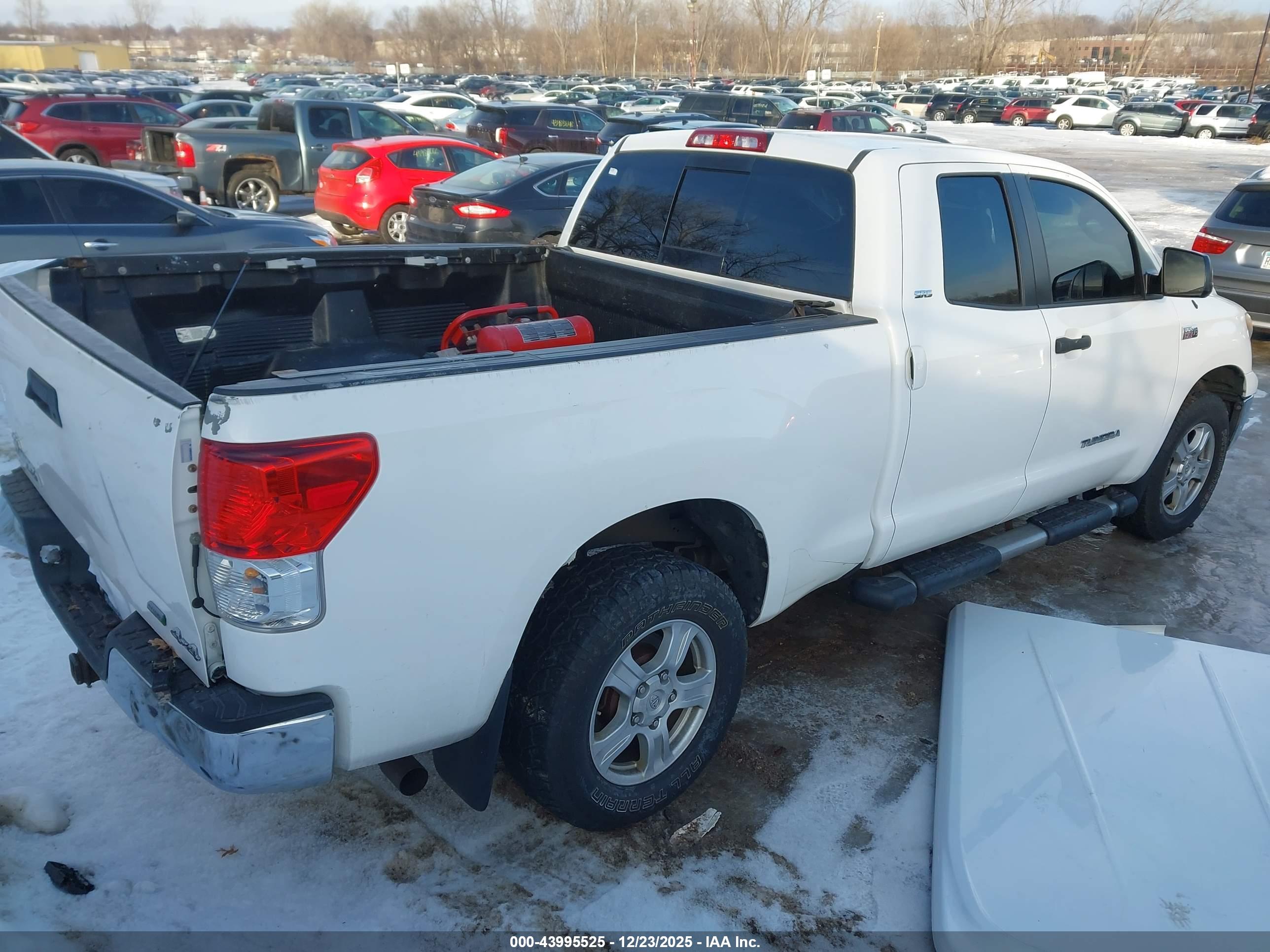 TOYOTA TUNDRA image 4