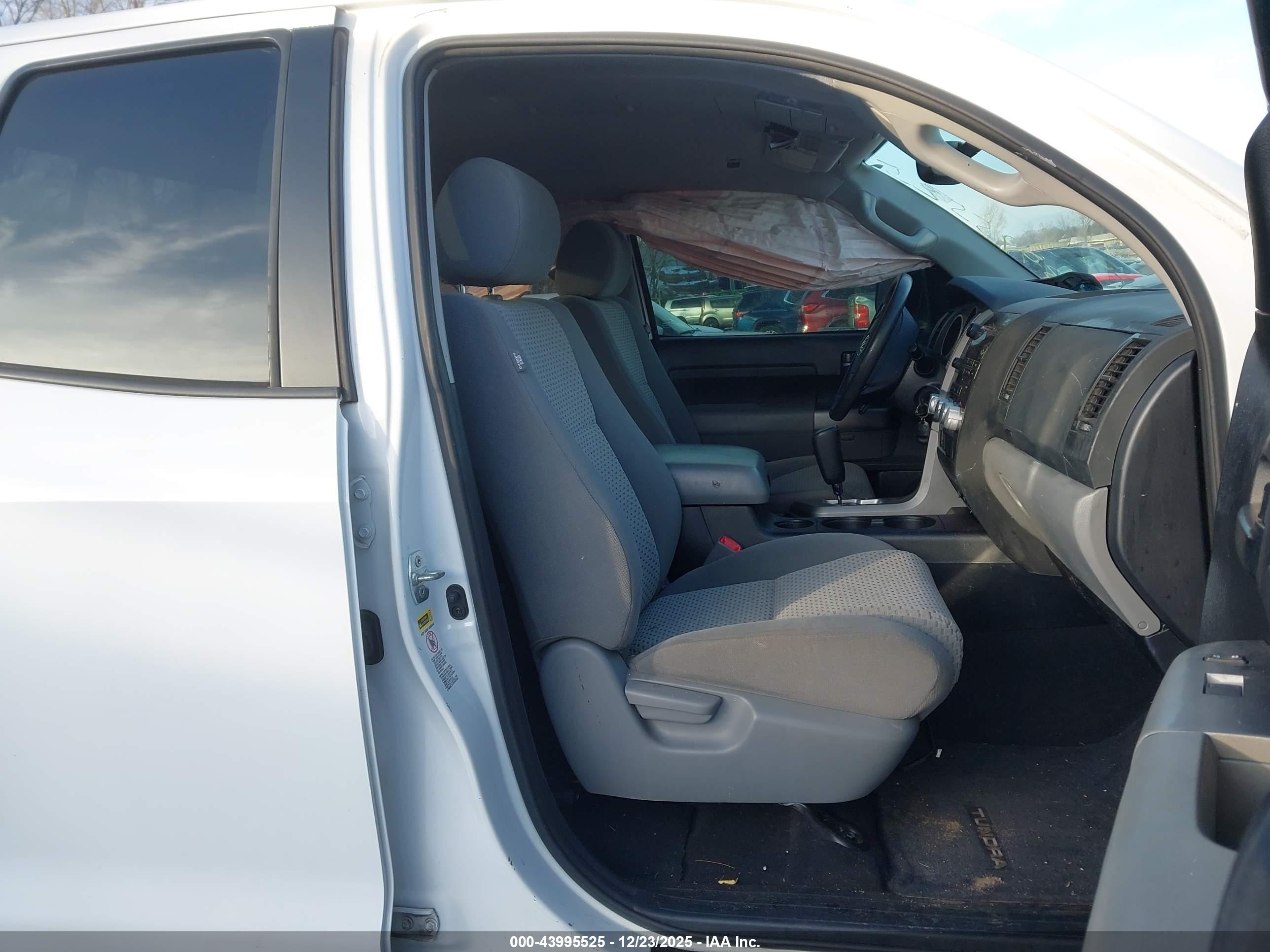 TOYOTA TUNDRA image 5