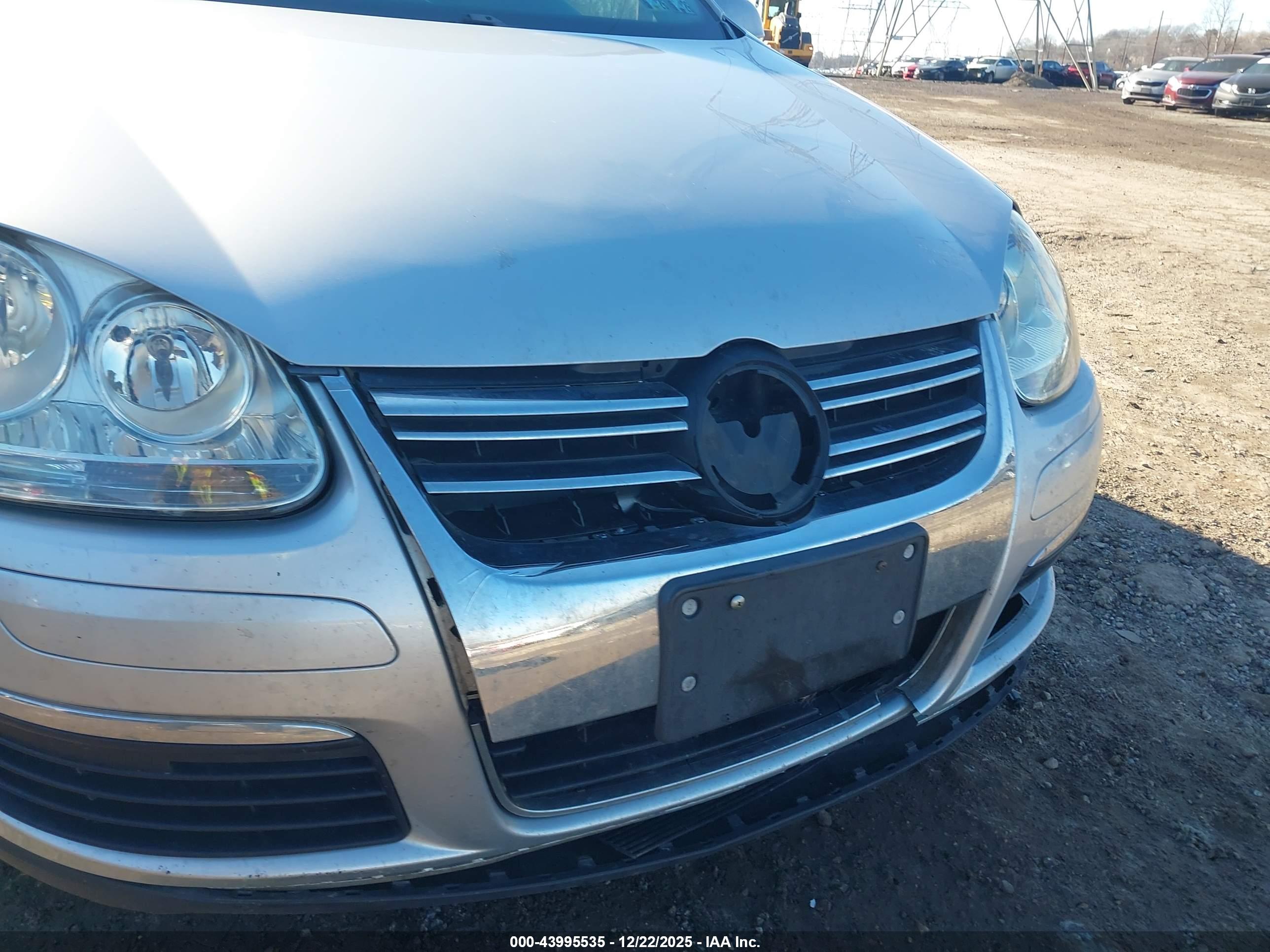 VOLKSWAGEN JETTA image 6