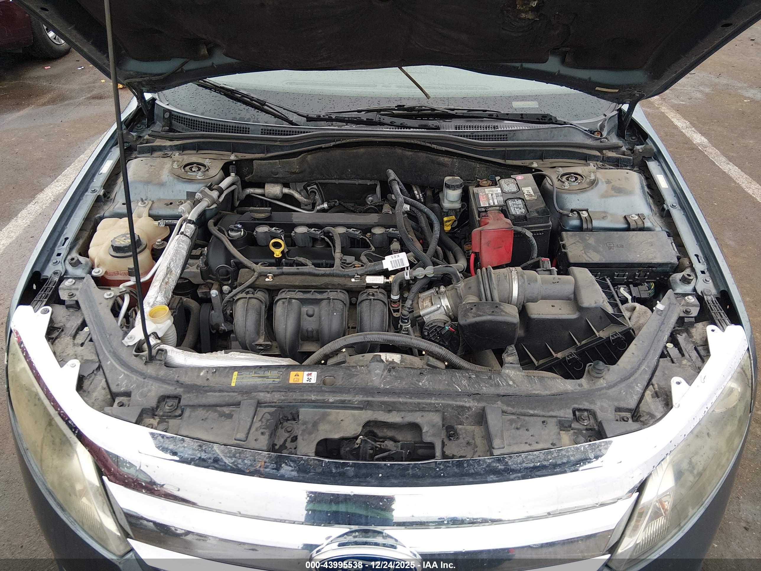 FORD FUSION image 10