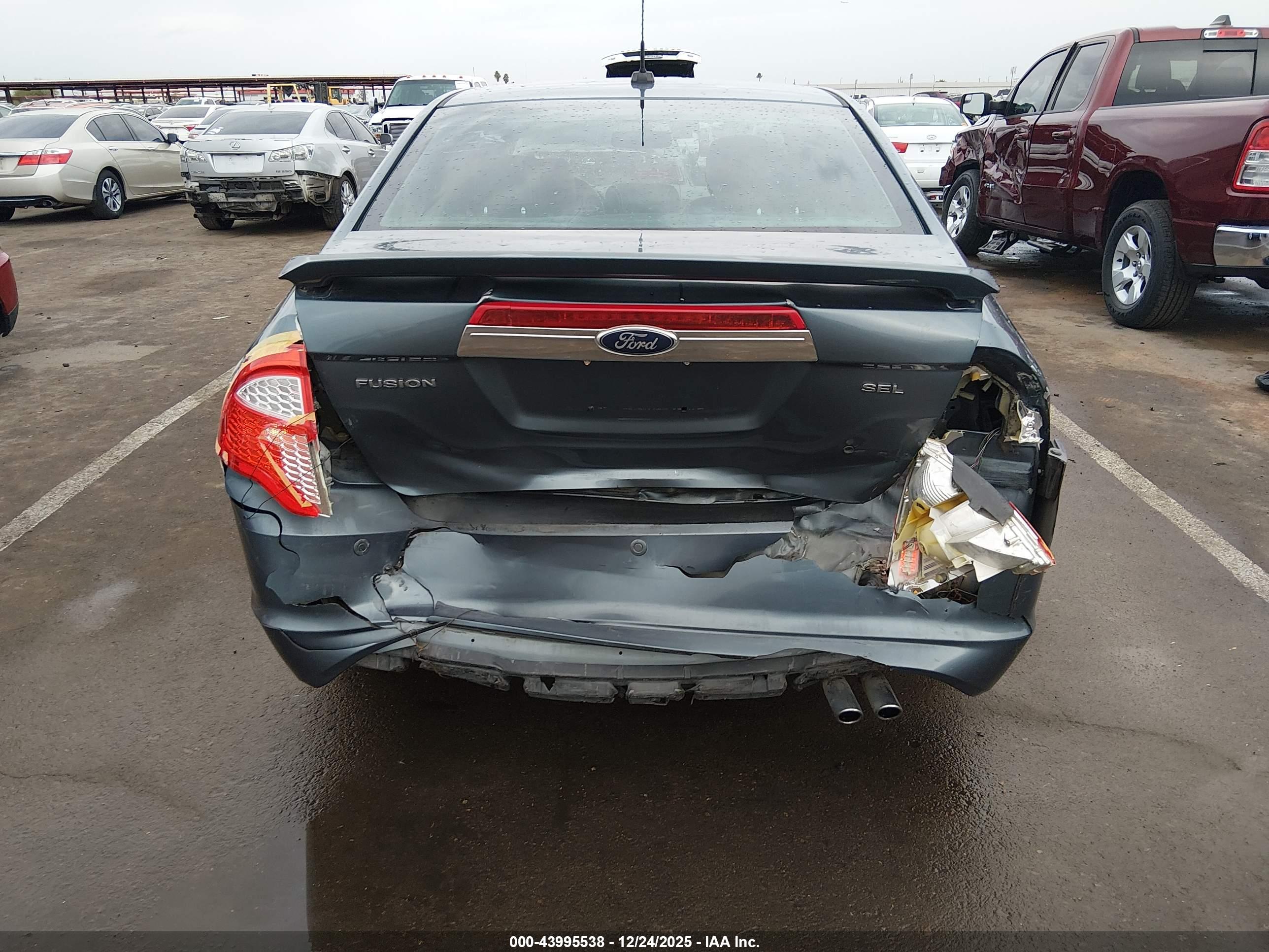 FORD FUSION image 6