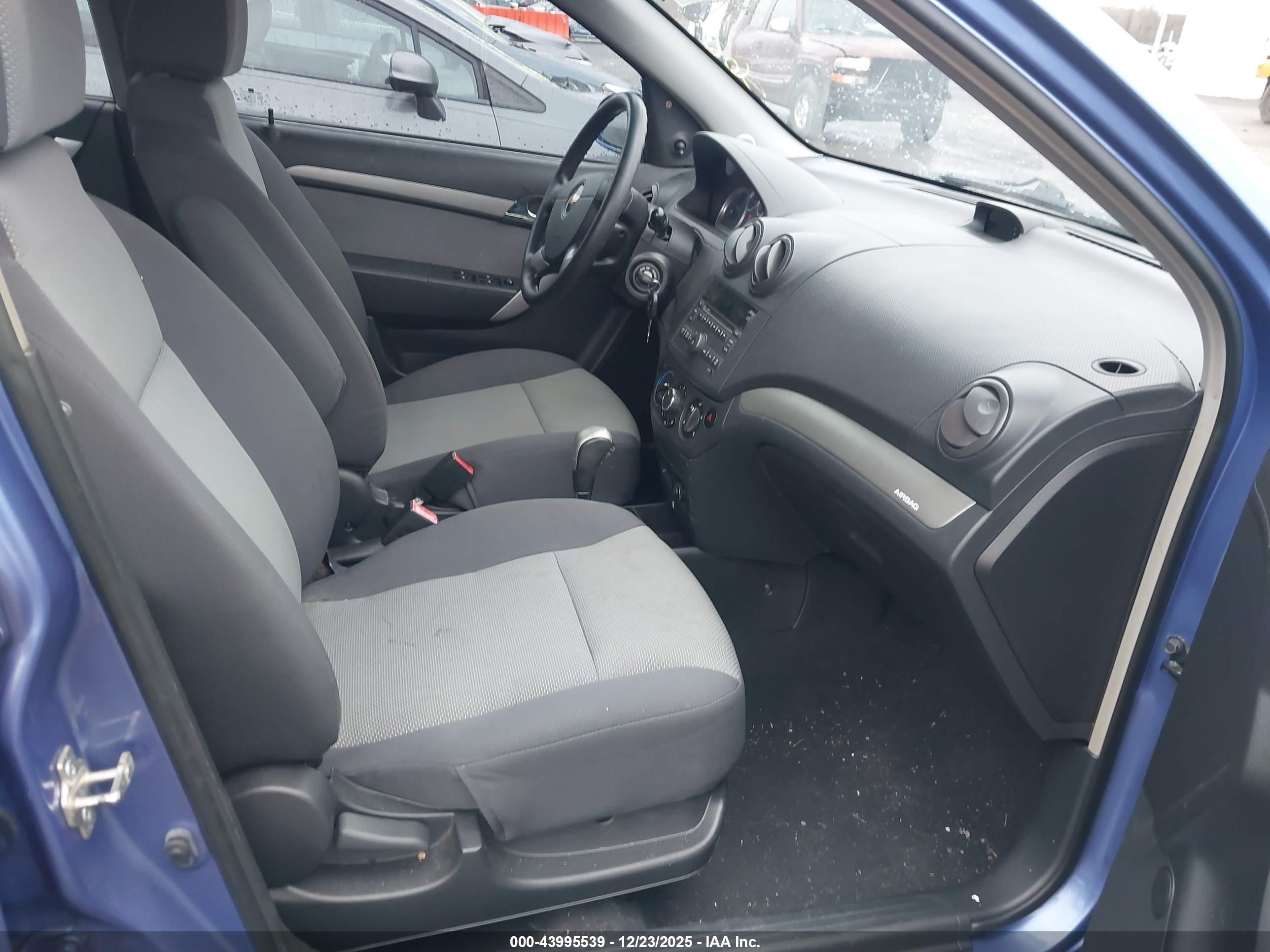 CHEVROLET AVEO image 5
