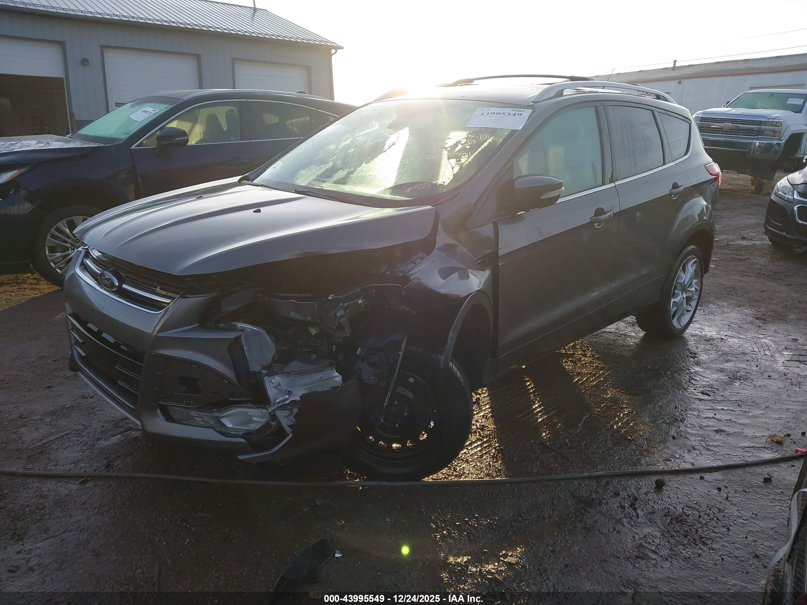 FORD ESCAPE image 2