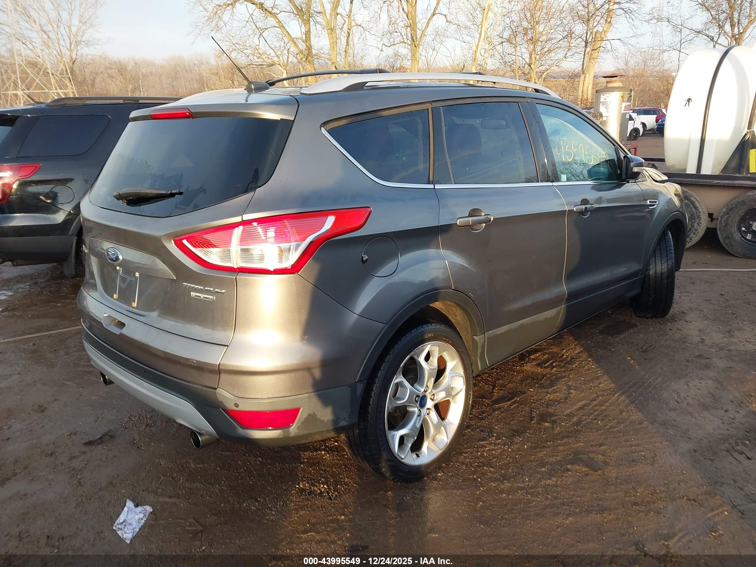 FORD ESCAPE image 4