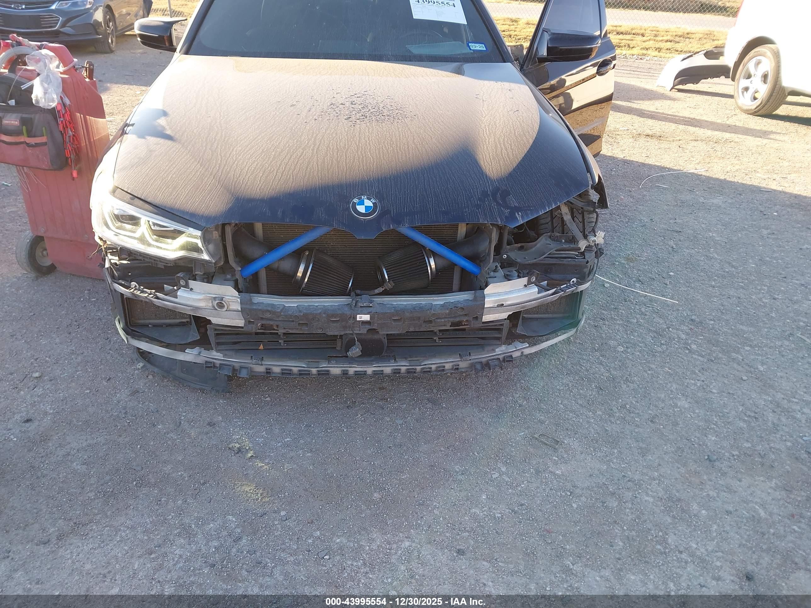 BMW M550I image 6