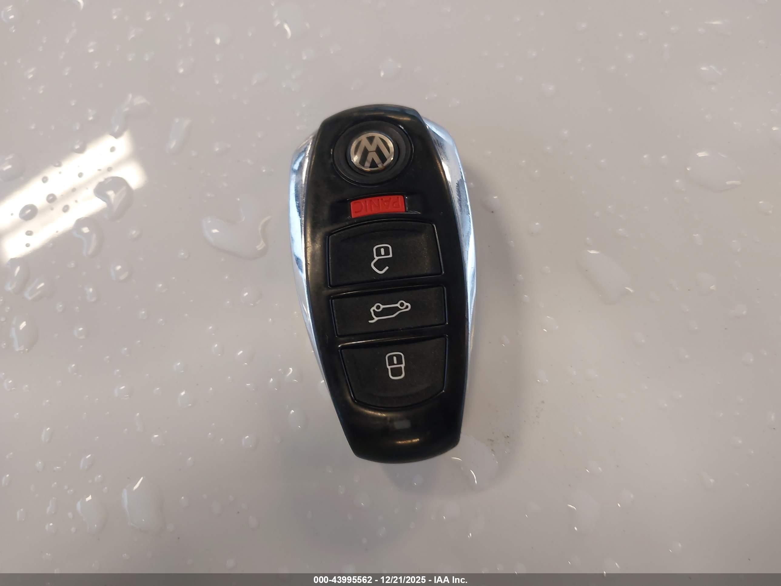 VOLKSWAGEN TOUAREG image 11
