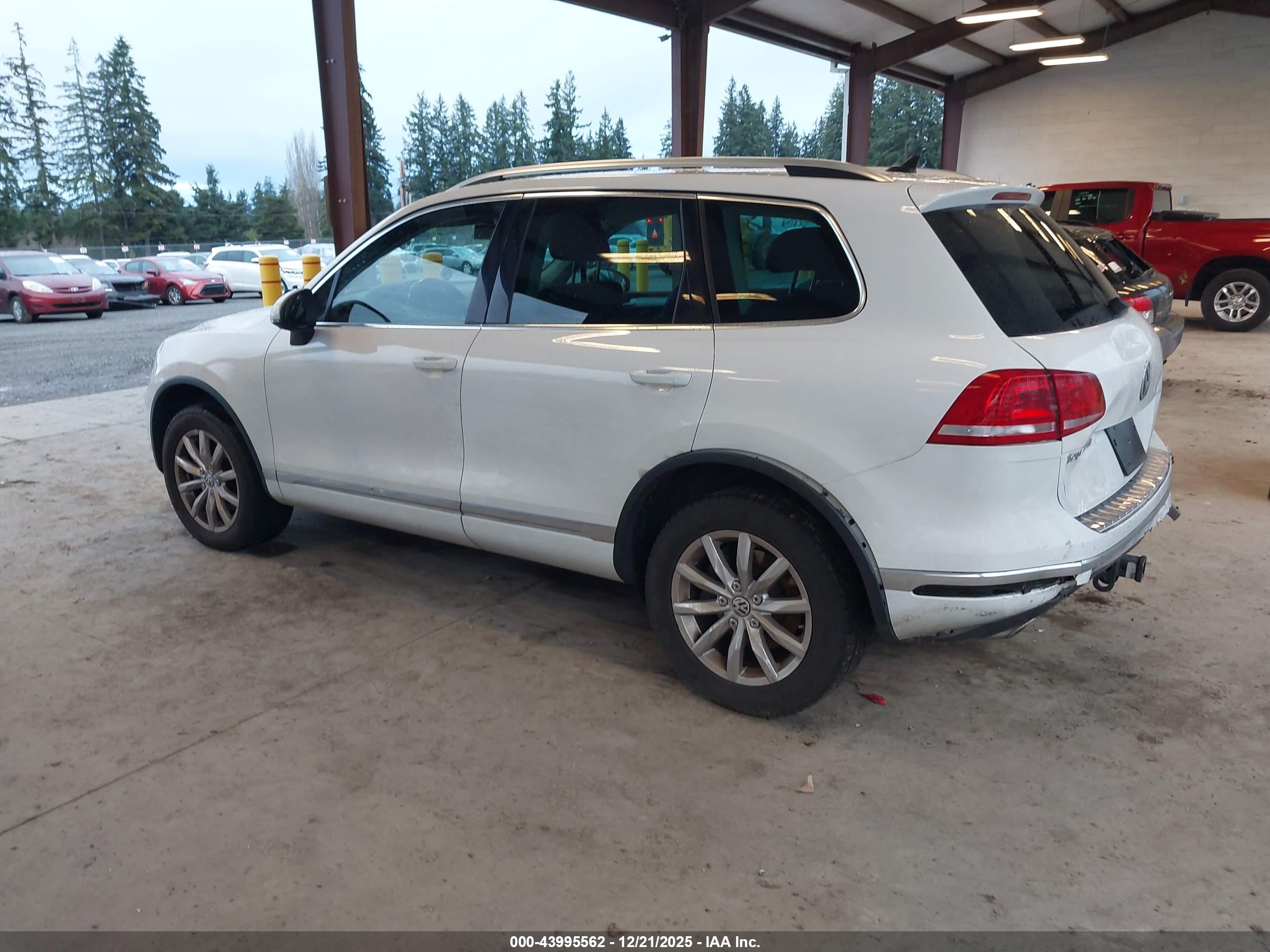 VOLKSWAGEN TOUAREG image 3