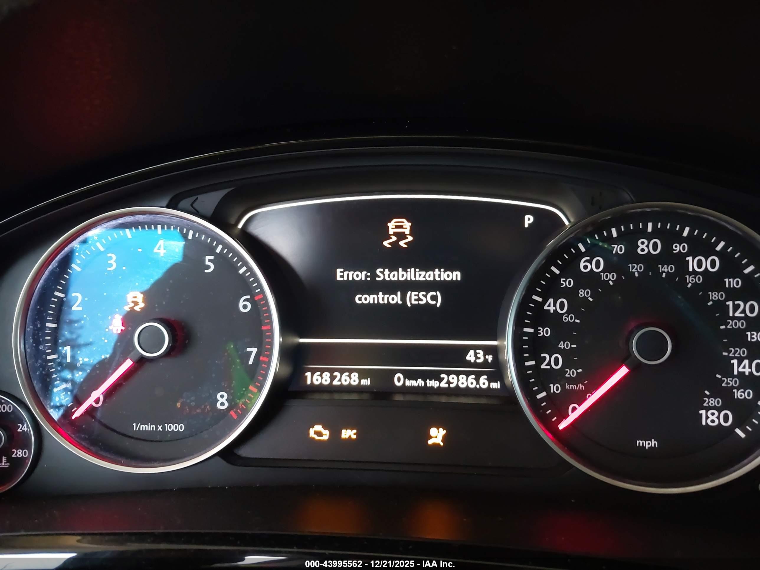 VOLKSWAGEN TOUAREG image 7
