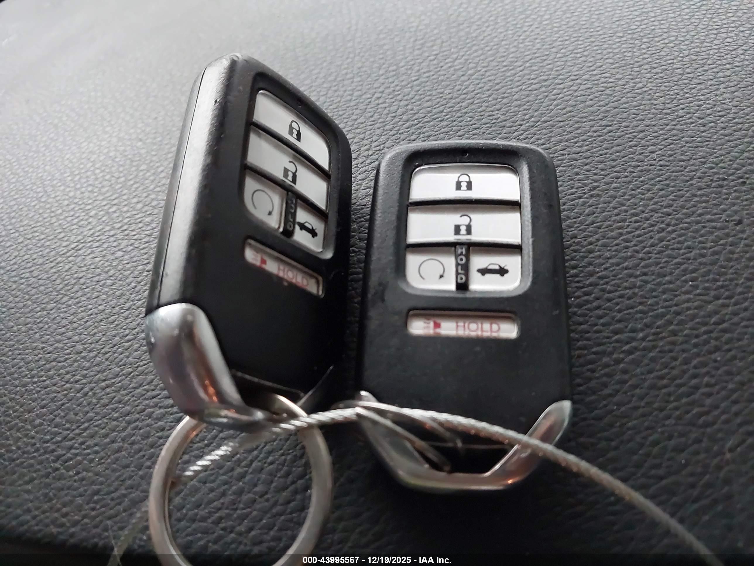 HONDA INSIGHT image 11