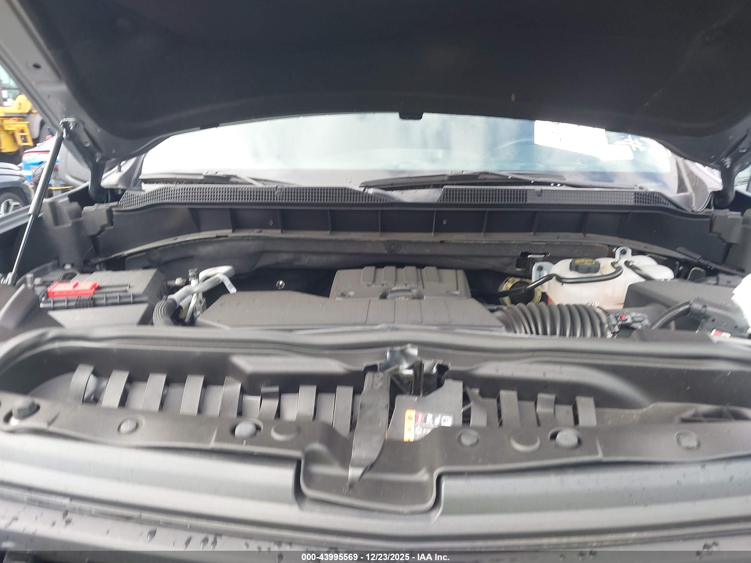 CHEVROLET SILVERADO image 10