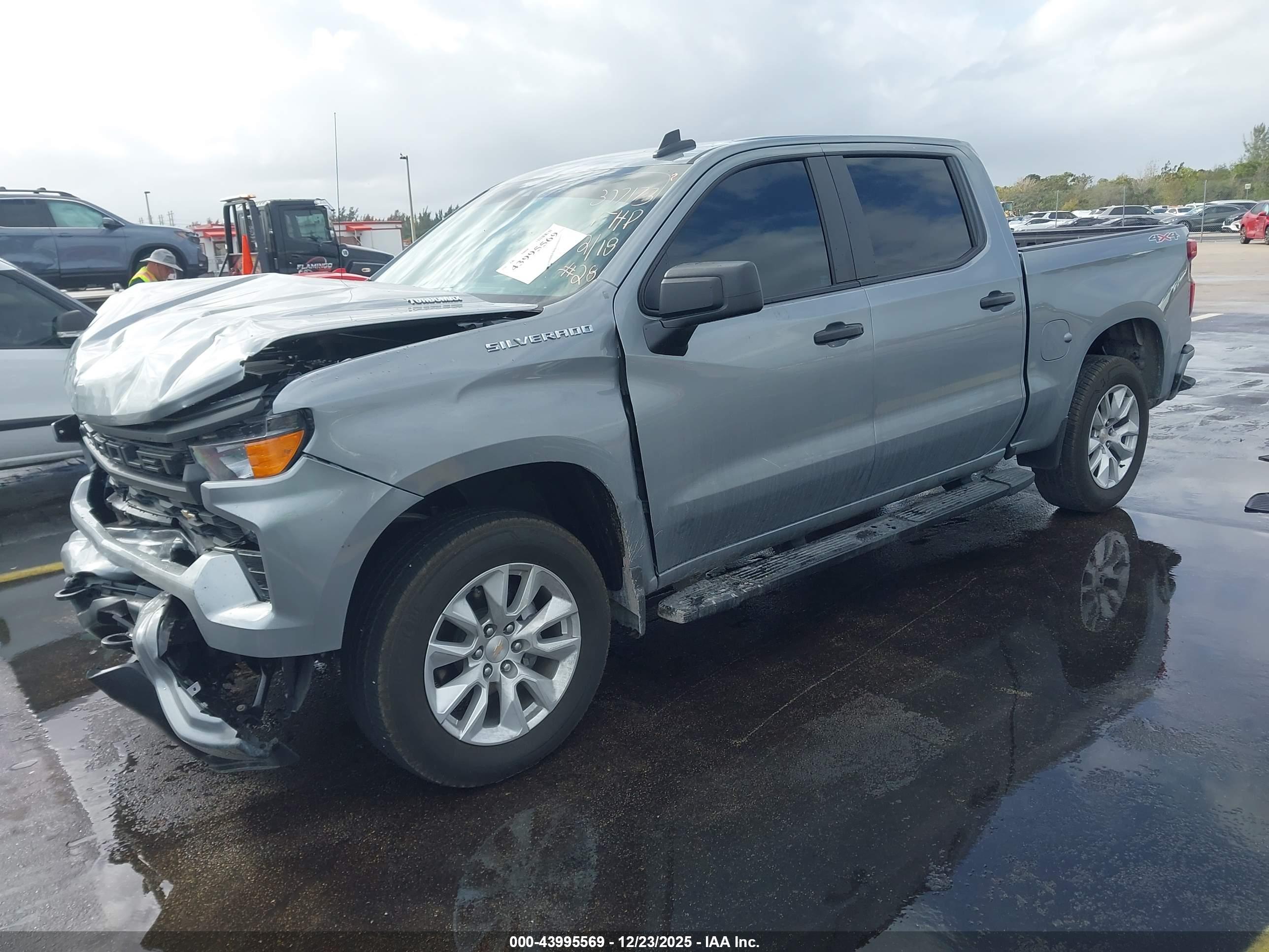 CHEVROLET SILVERADO image 2