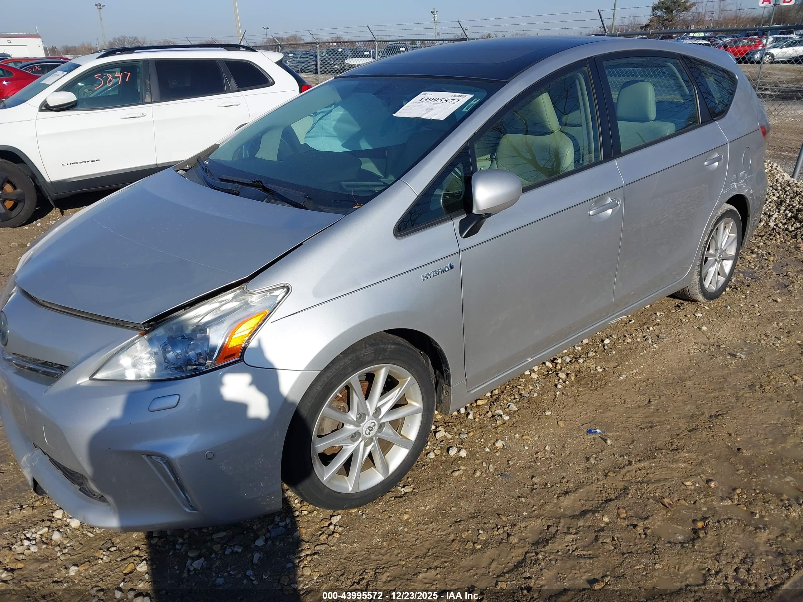 TOYOTA PRIUS image 2