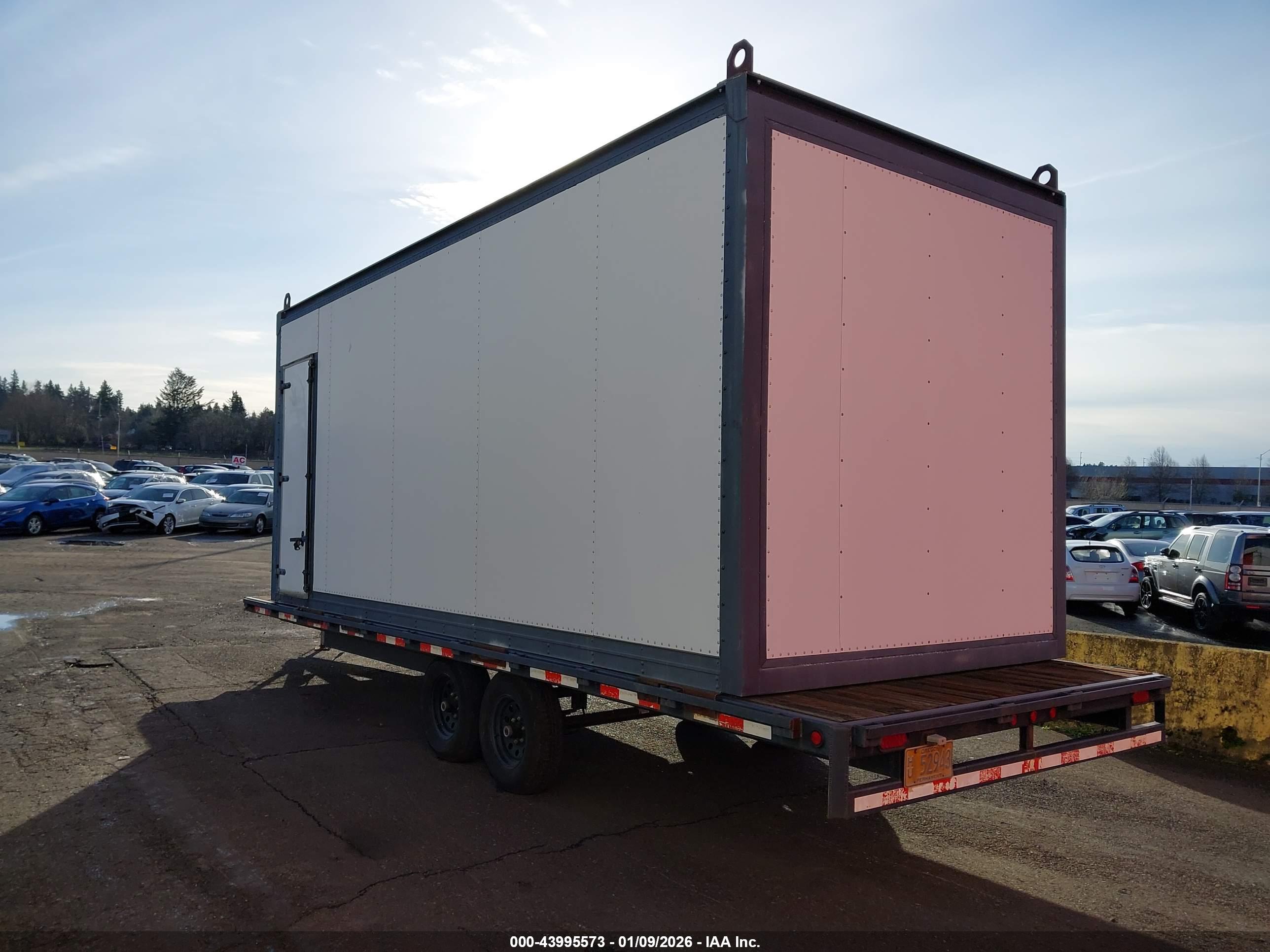 TRAILER 24 image 3