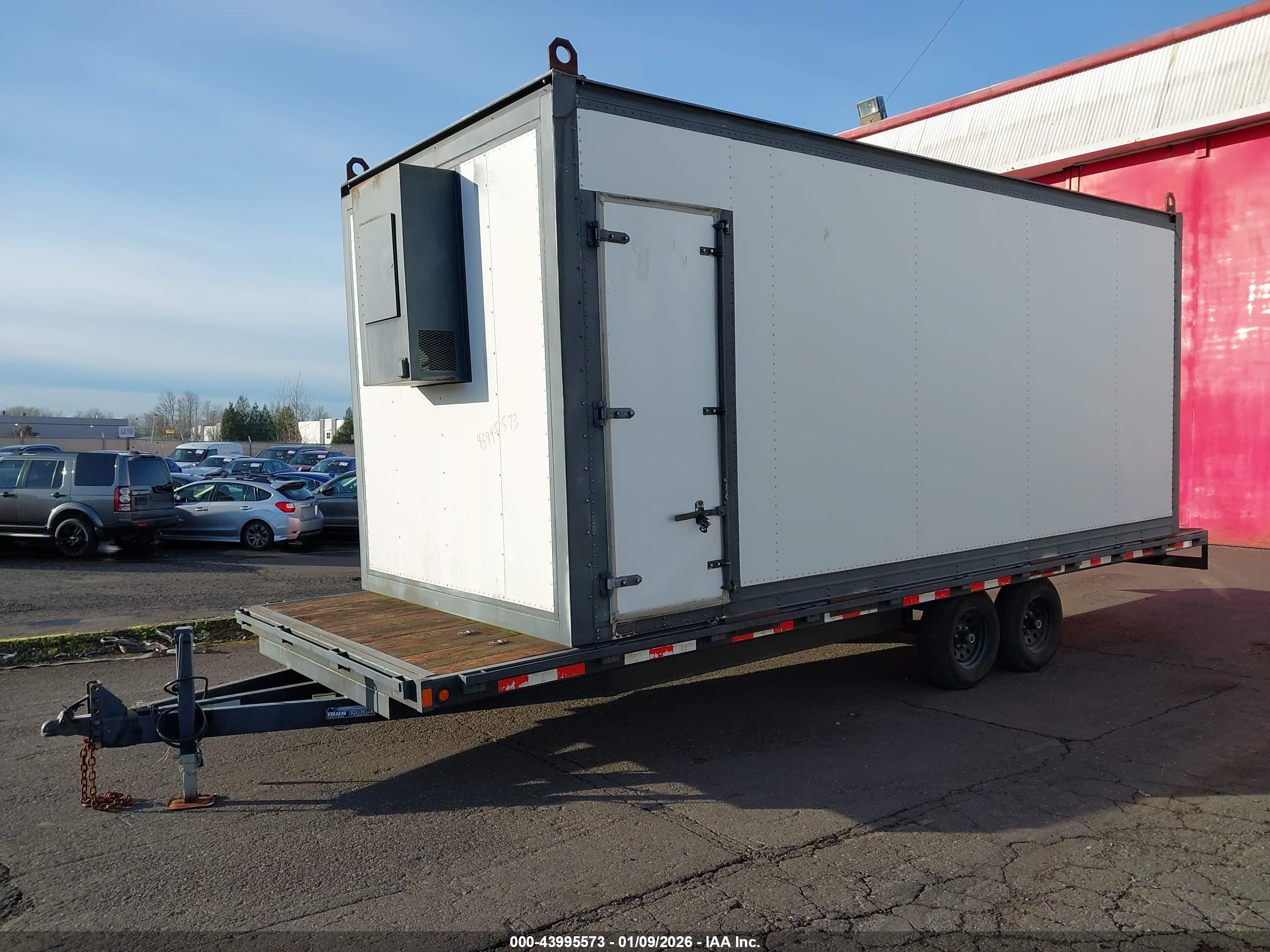 TRAILER 24 image 6