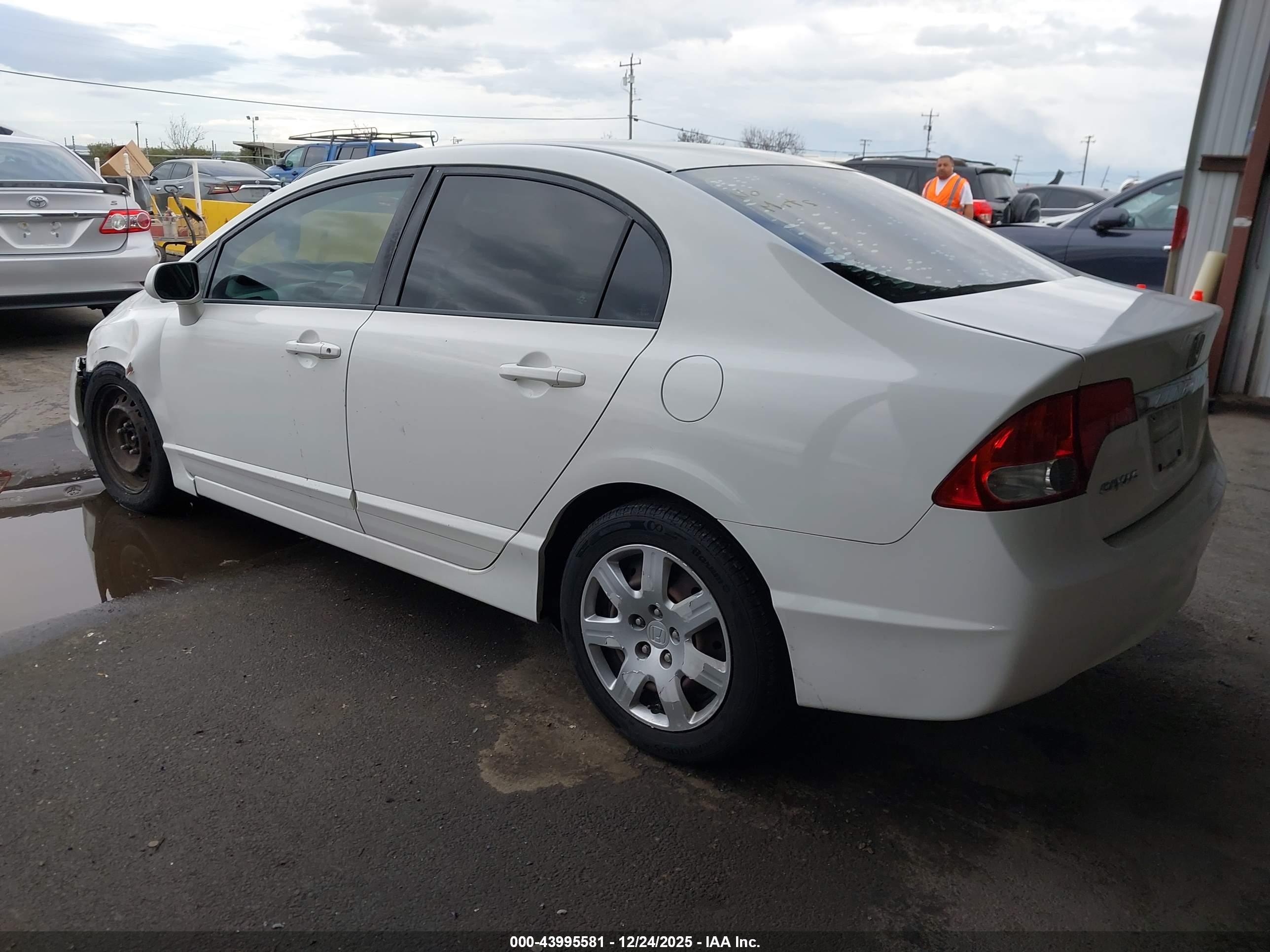 HONDA CIVIC image 3