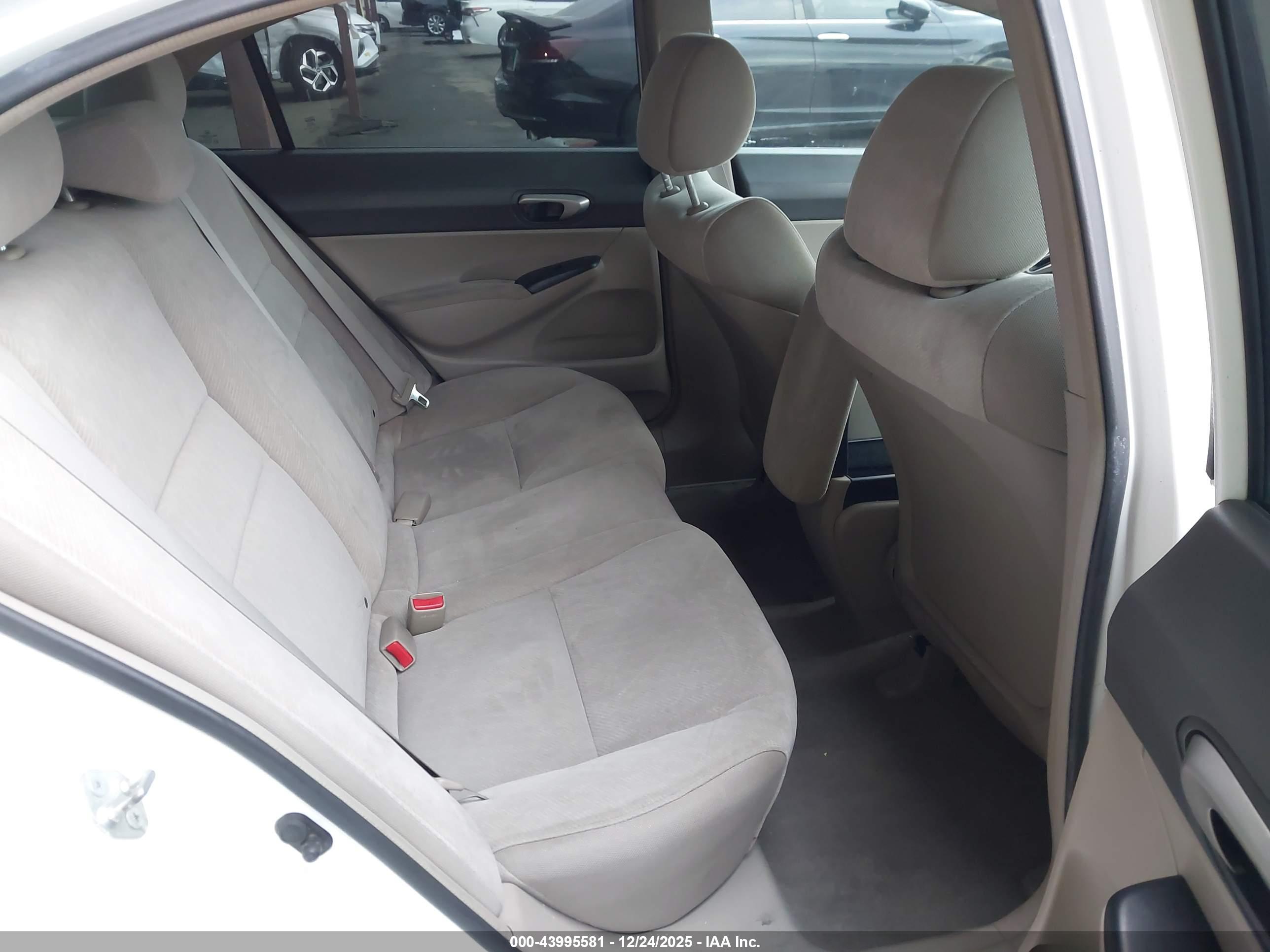 HONDA CIVIC image 8