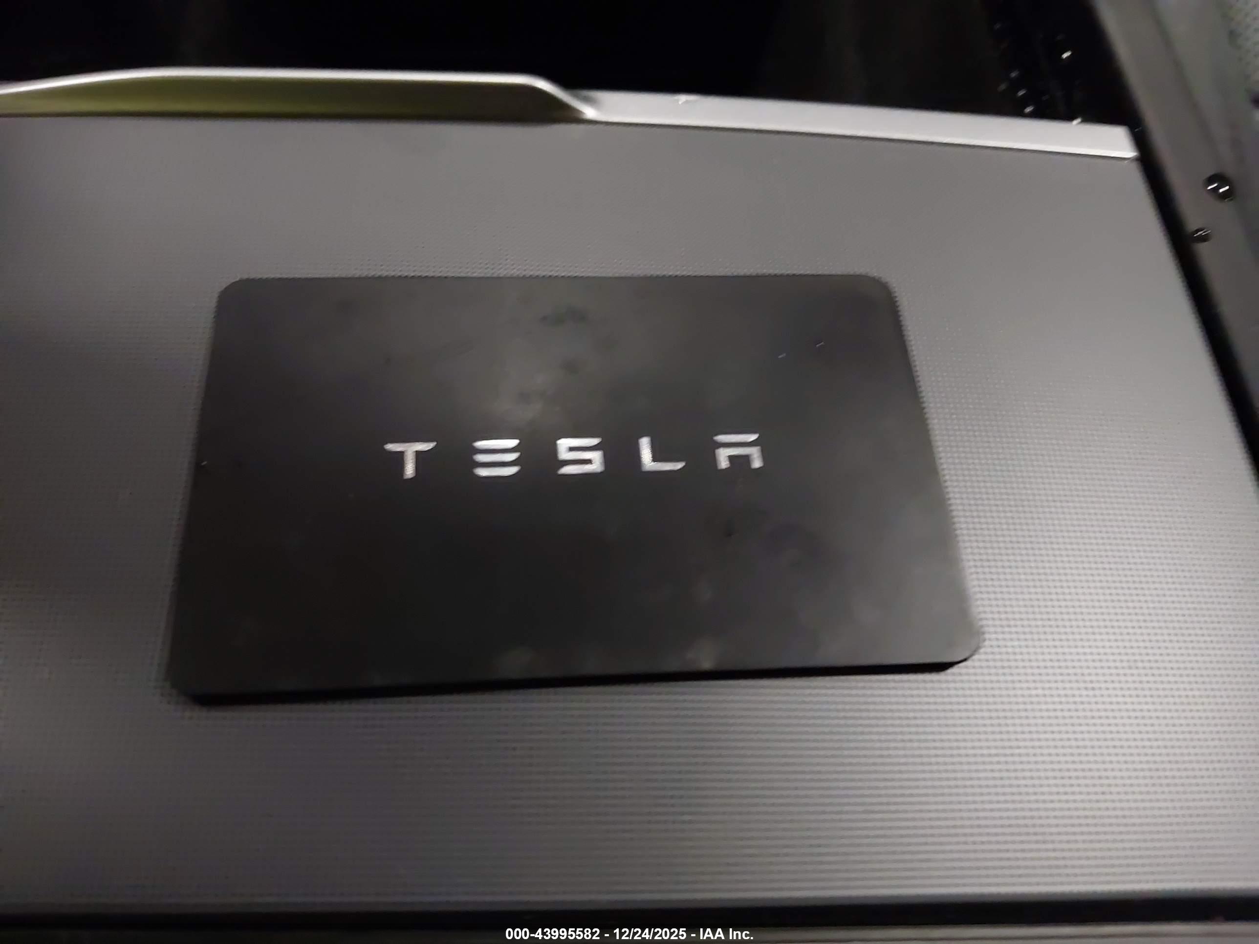 TESLA MODEL image 11