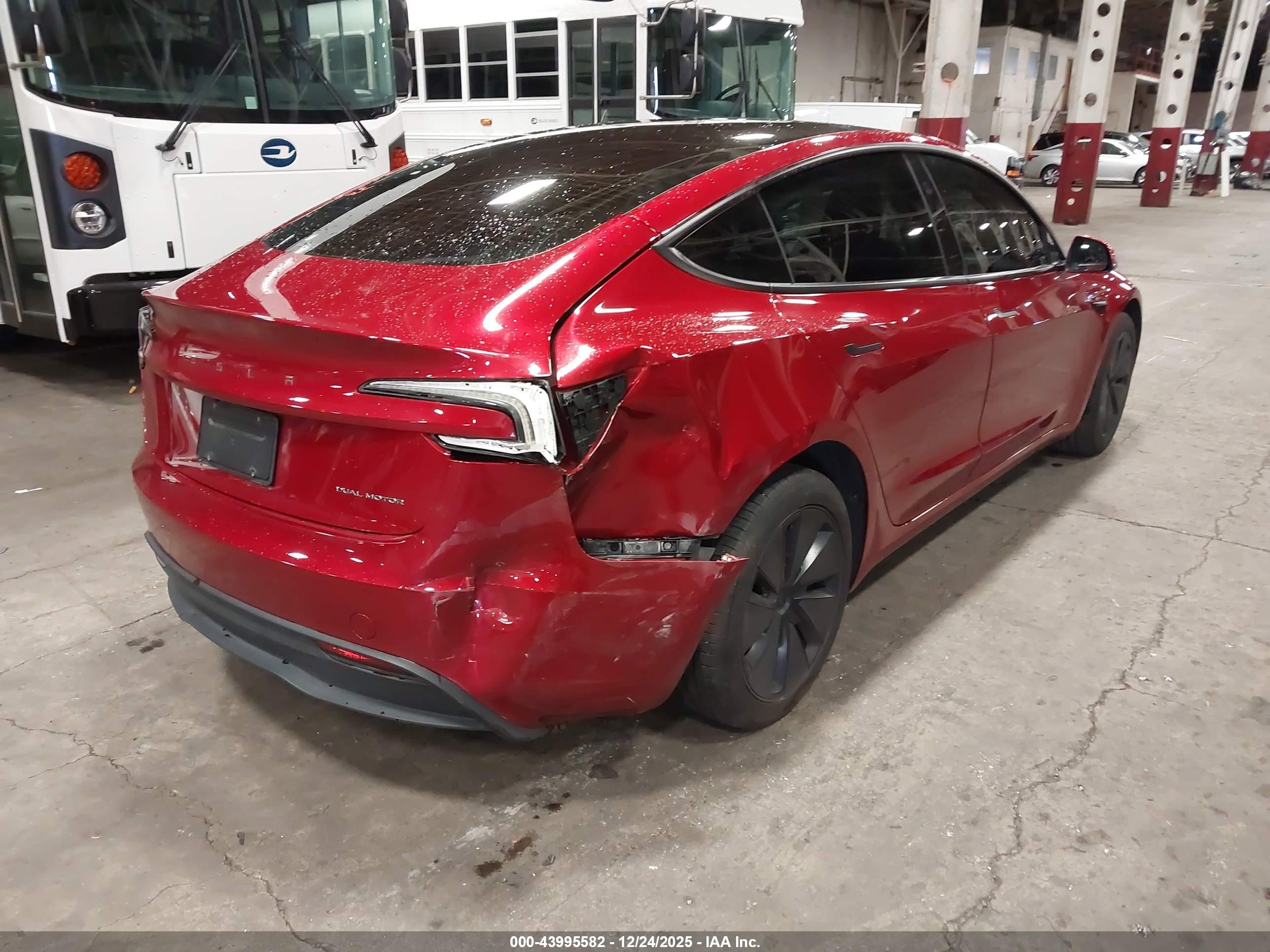 TESLA MODEL image 4