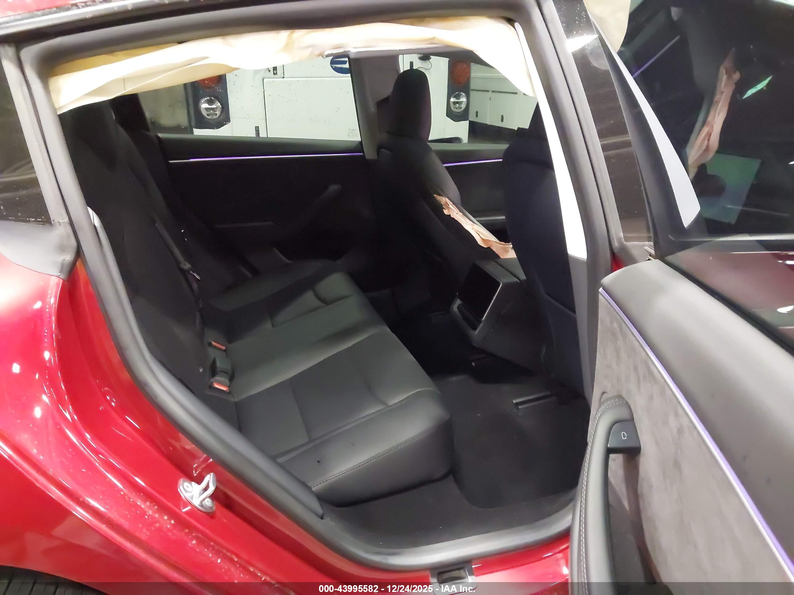 TESLA MODEL image 8