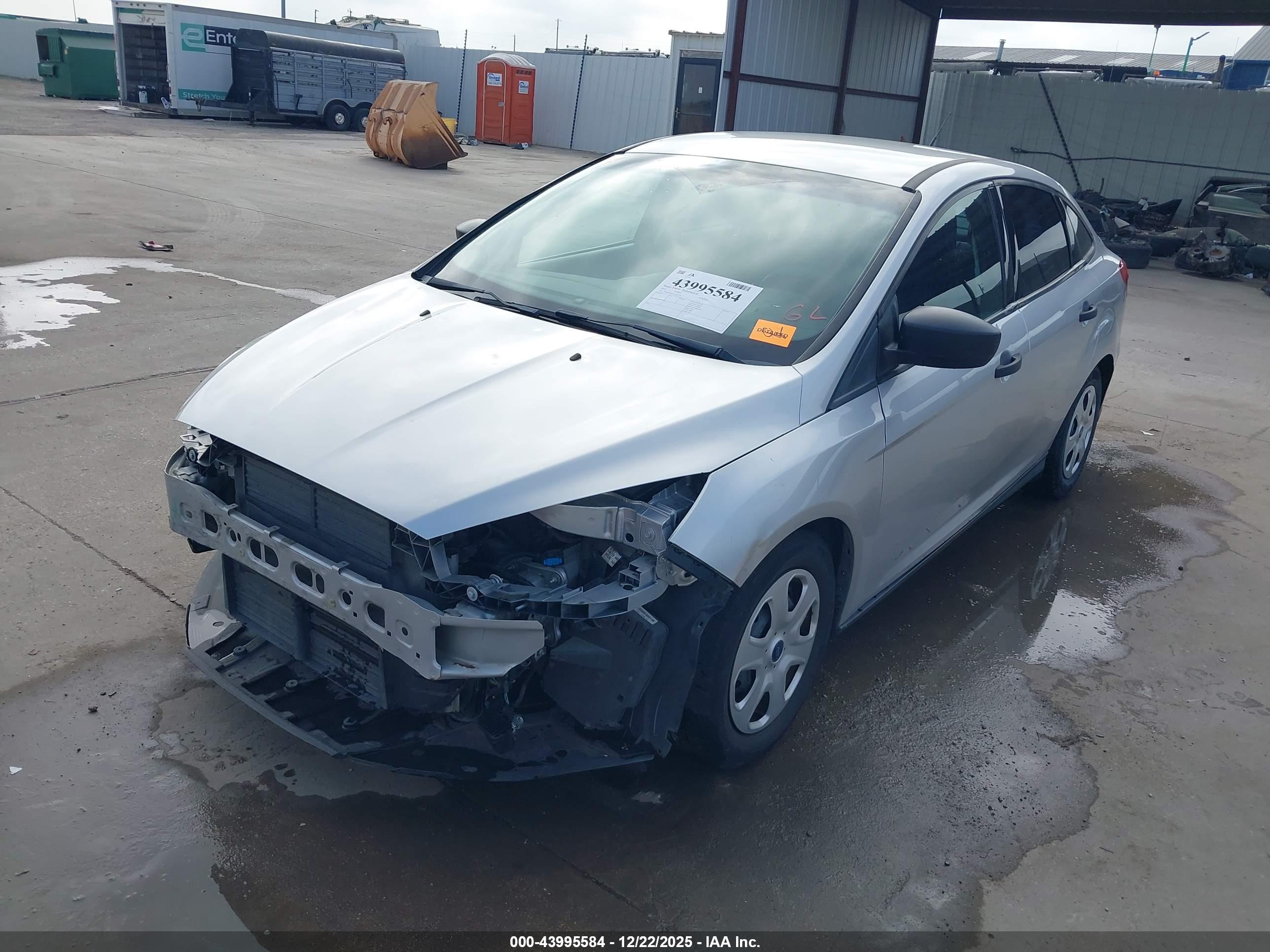 FORD FOCUS image 2