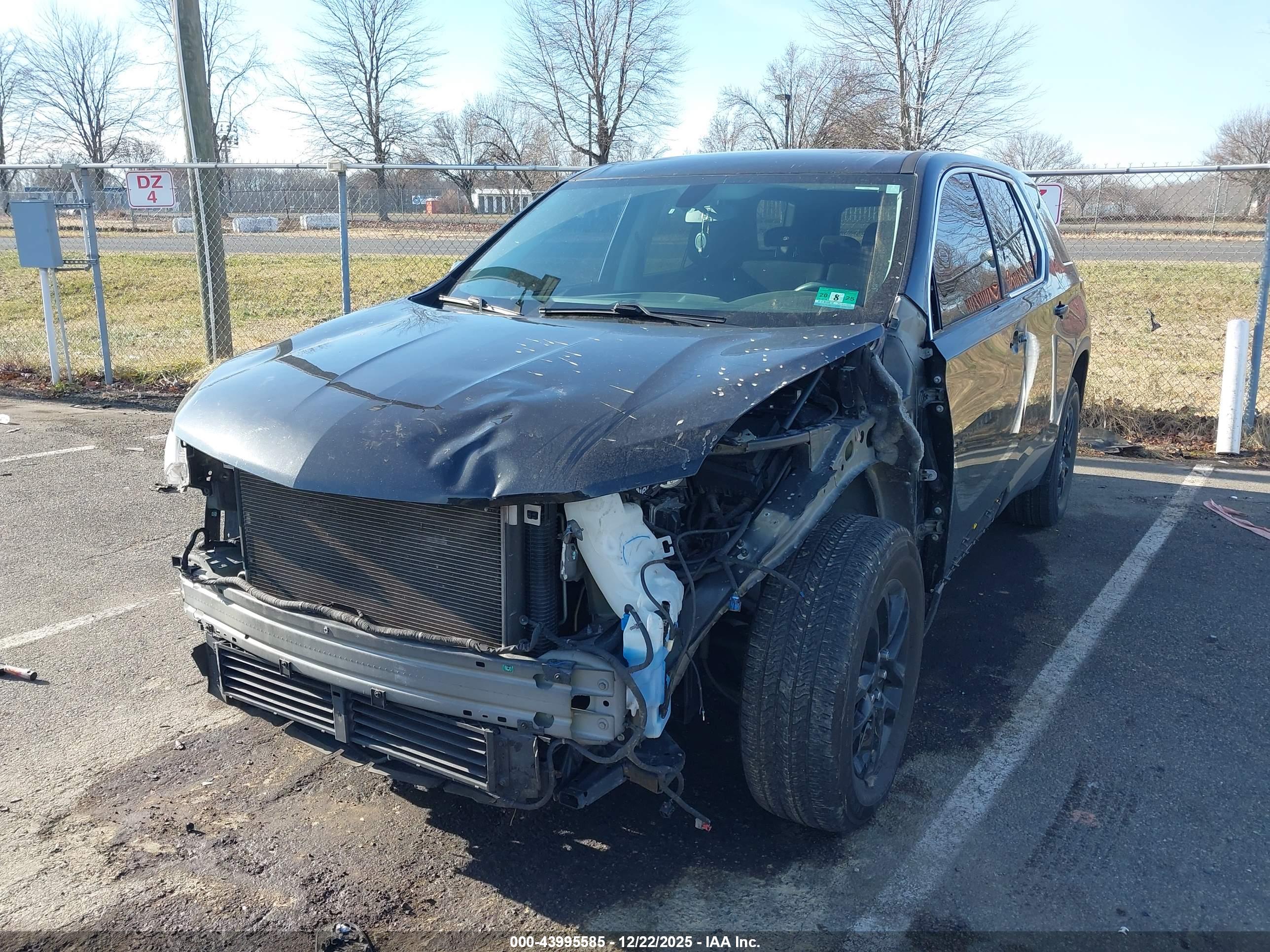 CHEVROLET TRAVERSE image 2