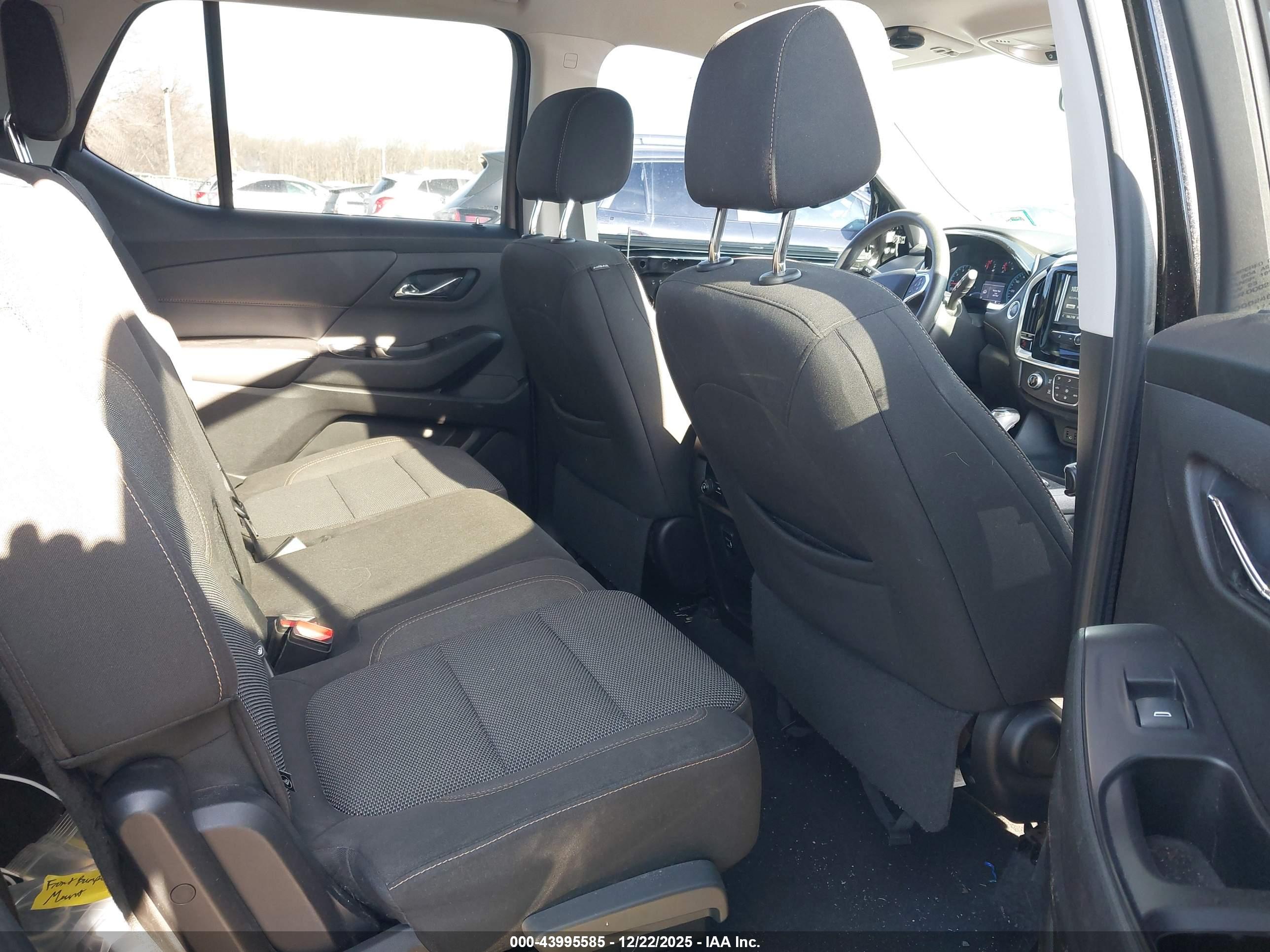 CHEVROLET TRAVERSE image 8