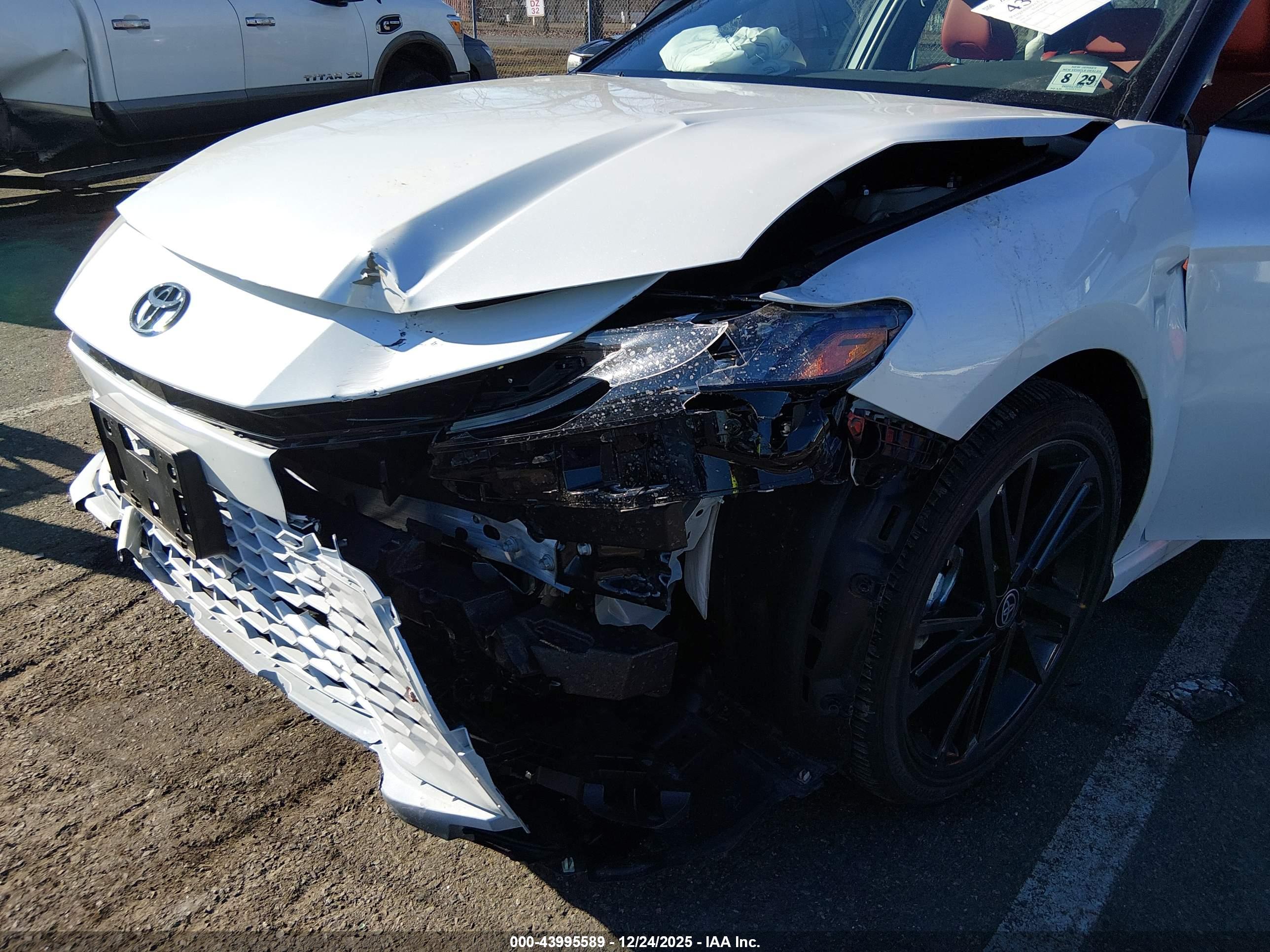 TOYOTA CAMRY image 6